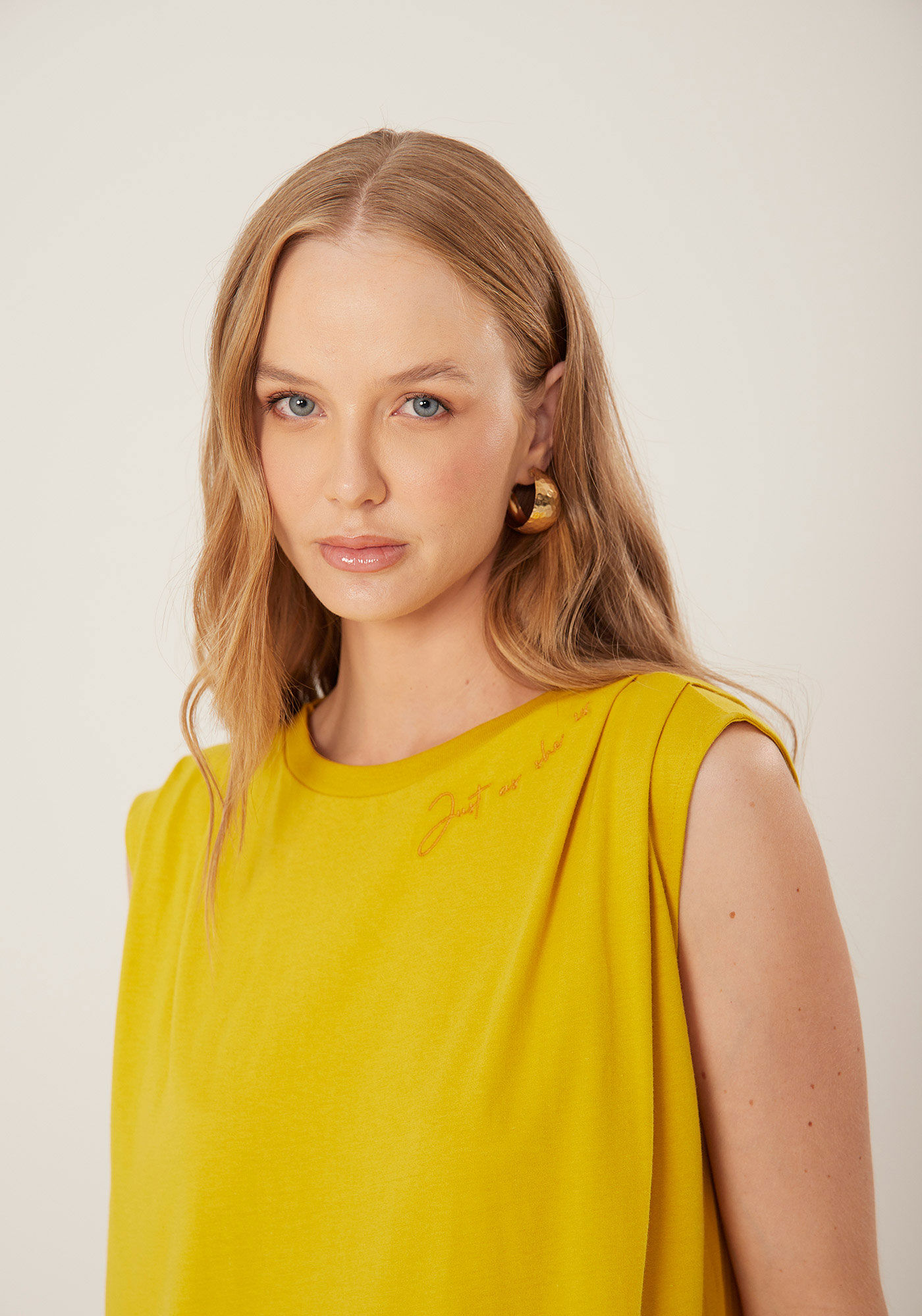 Vestido Midi Ch&aacute; Em Algod&atilde;o Com Drapeado Nos Ombros, , large.