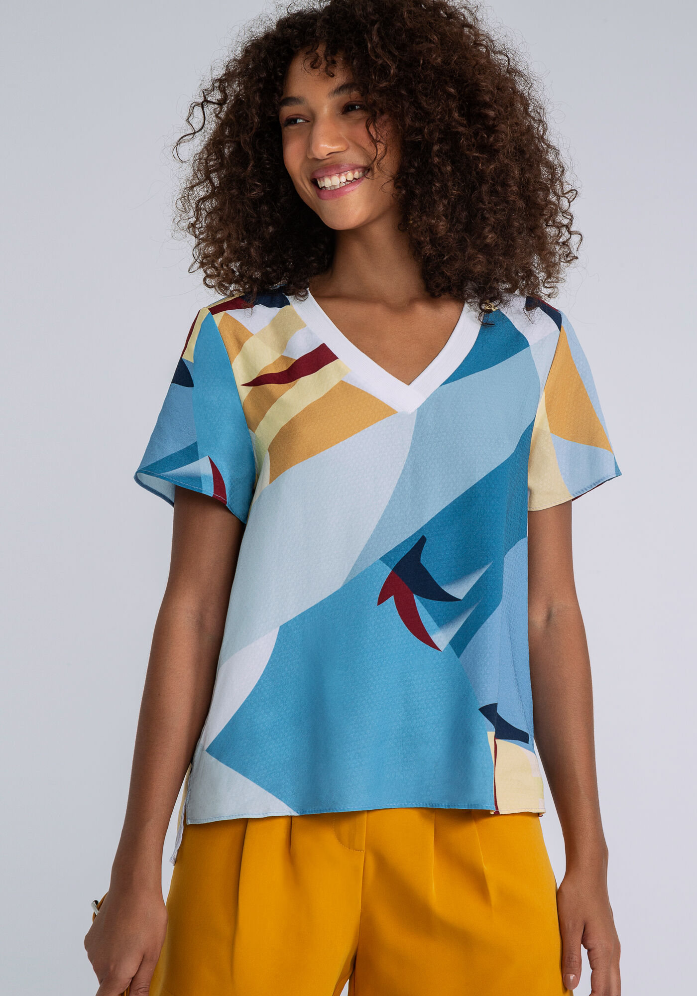 Blusa Decote V Retil&iacute;nea Estampa, MIGRACAO, large.