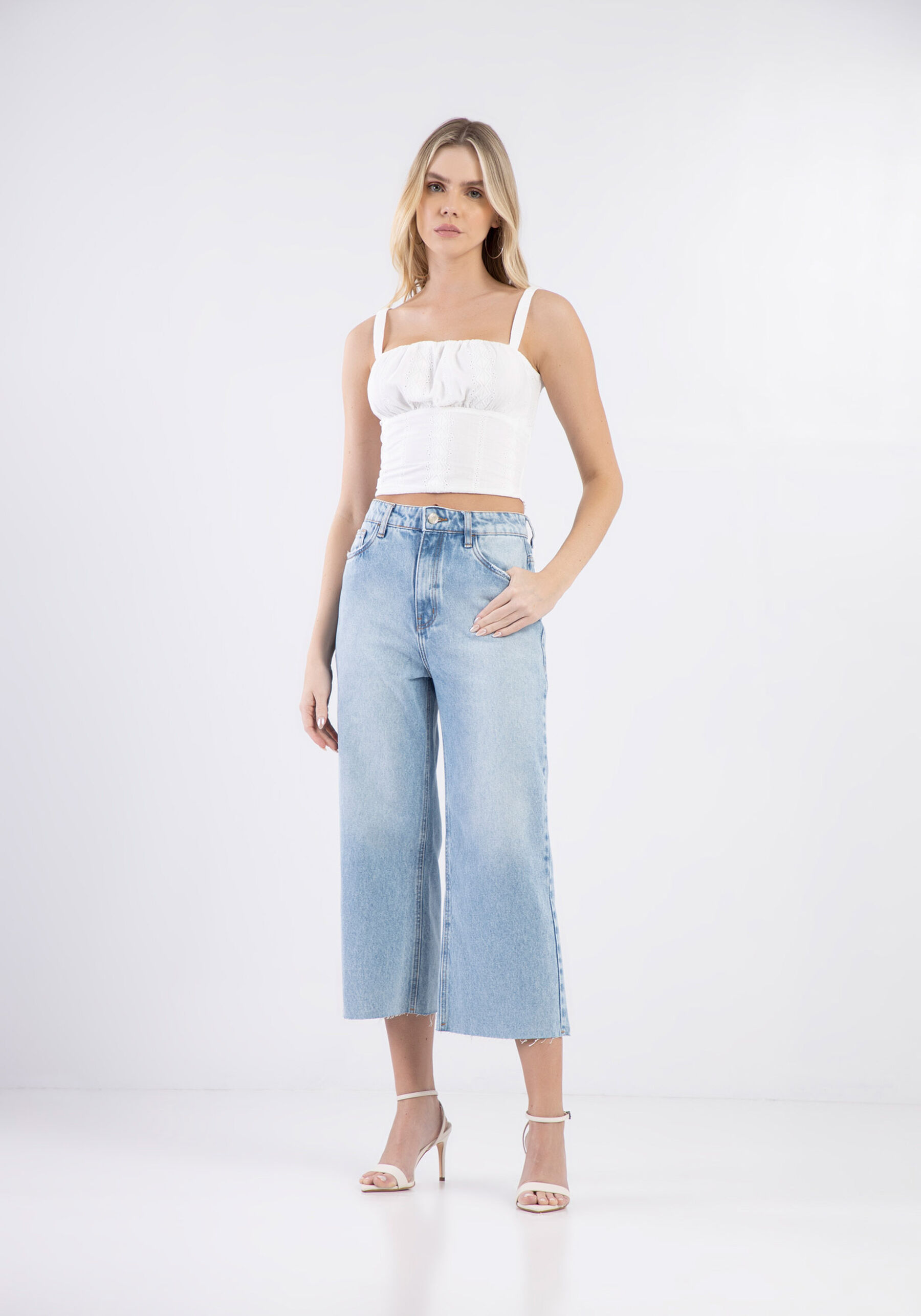 Blusa Bordada com Franzido Busto, . Blusa Bordada com Franzido Busto, , large.