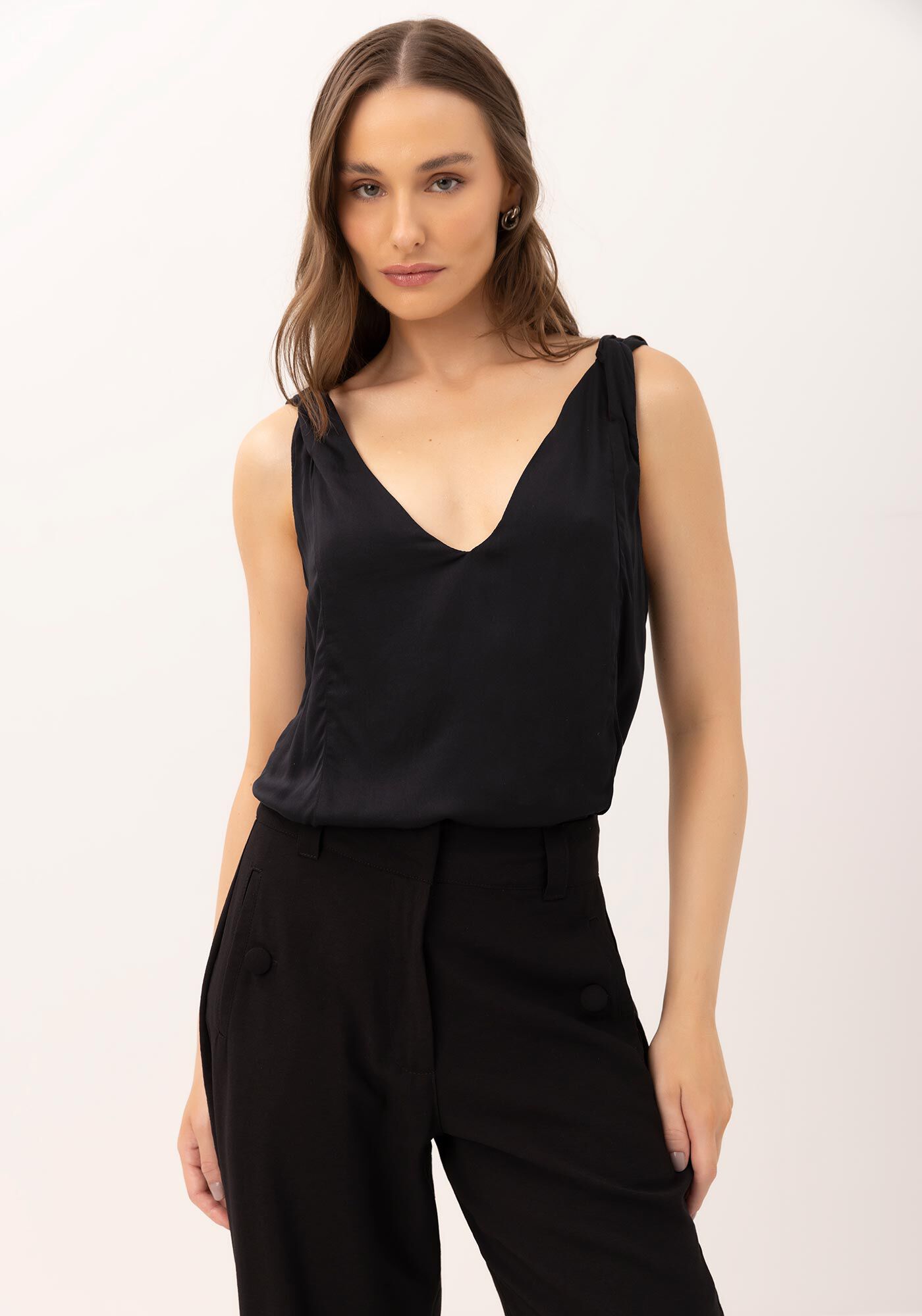 Blusa Decote V com Amarra&ccedil;&atilde;o Al&ccedil;as, , large.