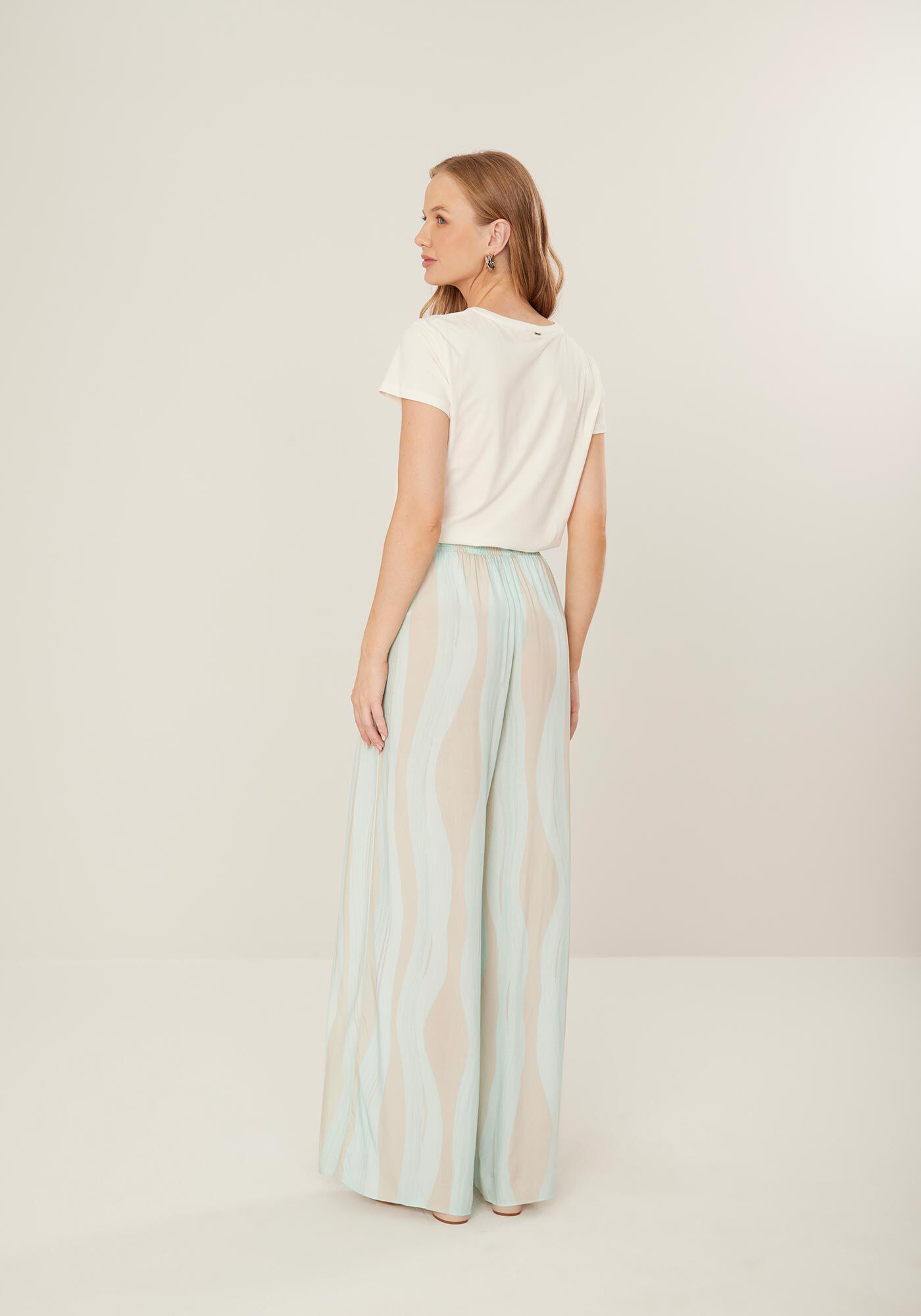 Cal&ccedil;a Pantalona em Viscose Estampada com El&aacute;stico, , large.