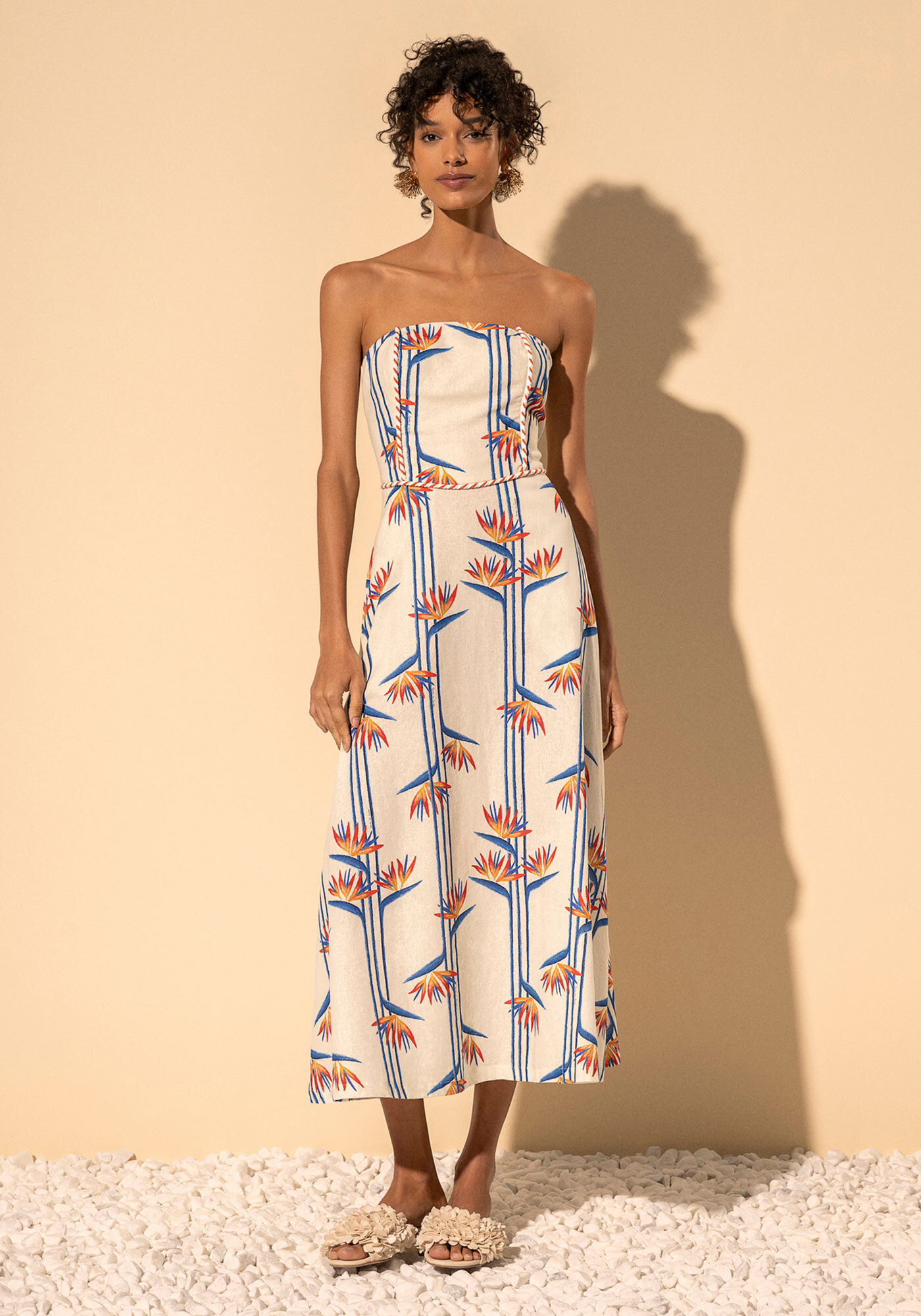 Vestido Ch&aacute; Estampado Sem Mangas Com Bolsos Laterais, STRELIZIA MAXI BEGE, large.