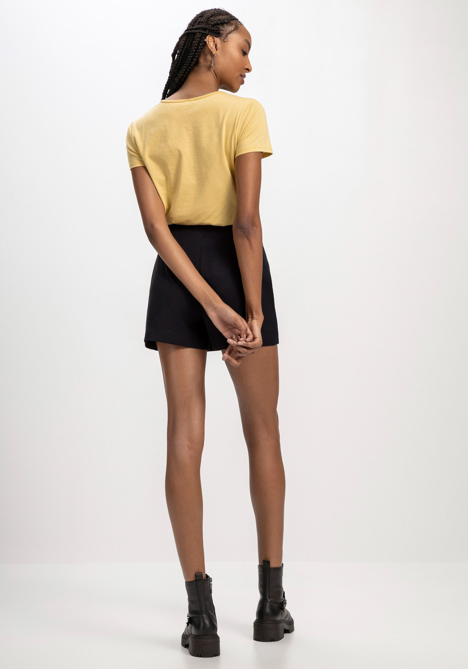 T-shirt em Malha com Estampa Ovelhas, AMARELO ANTIQUE MOSS. T-shirt em Malha com Estampa Ovelhas, AMARELO ANTIQUE MOSS, large.