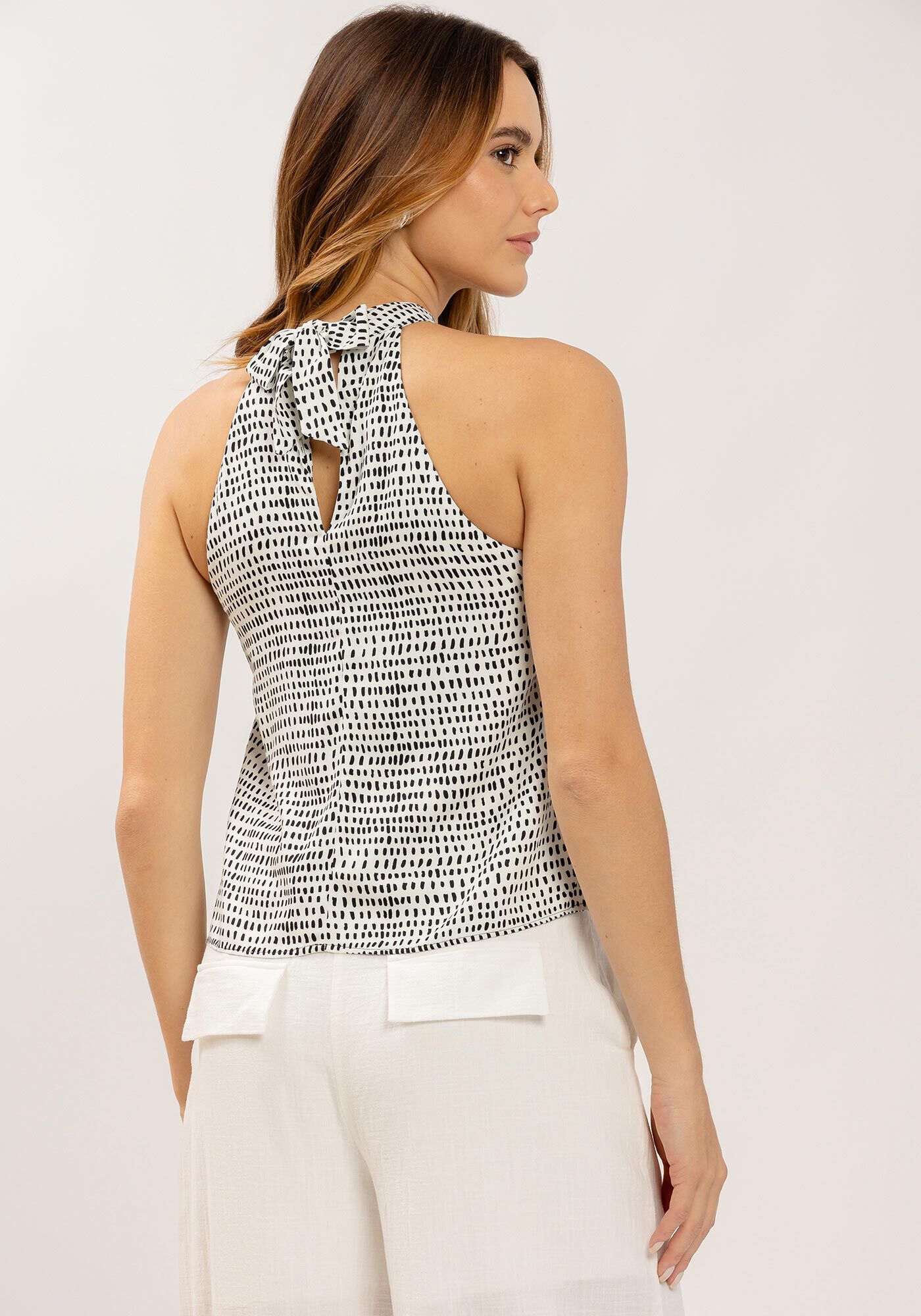 Blusa em Viscose com Gola Alta e Pedra, , large.