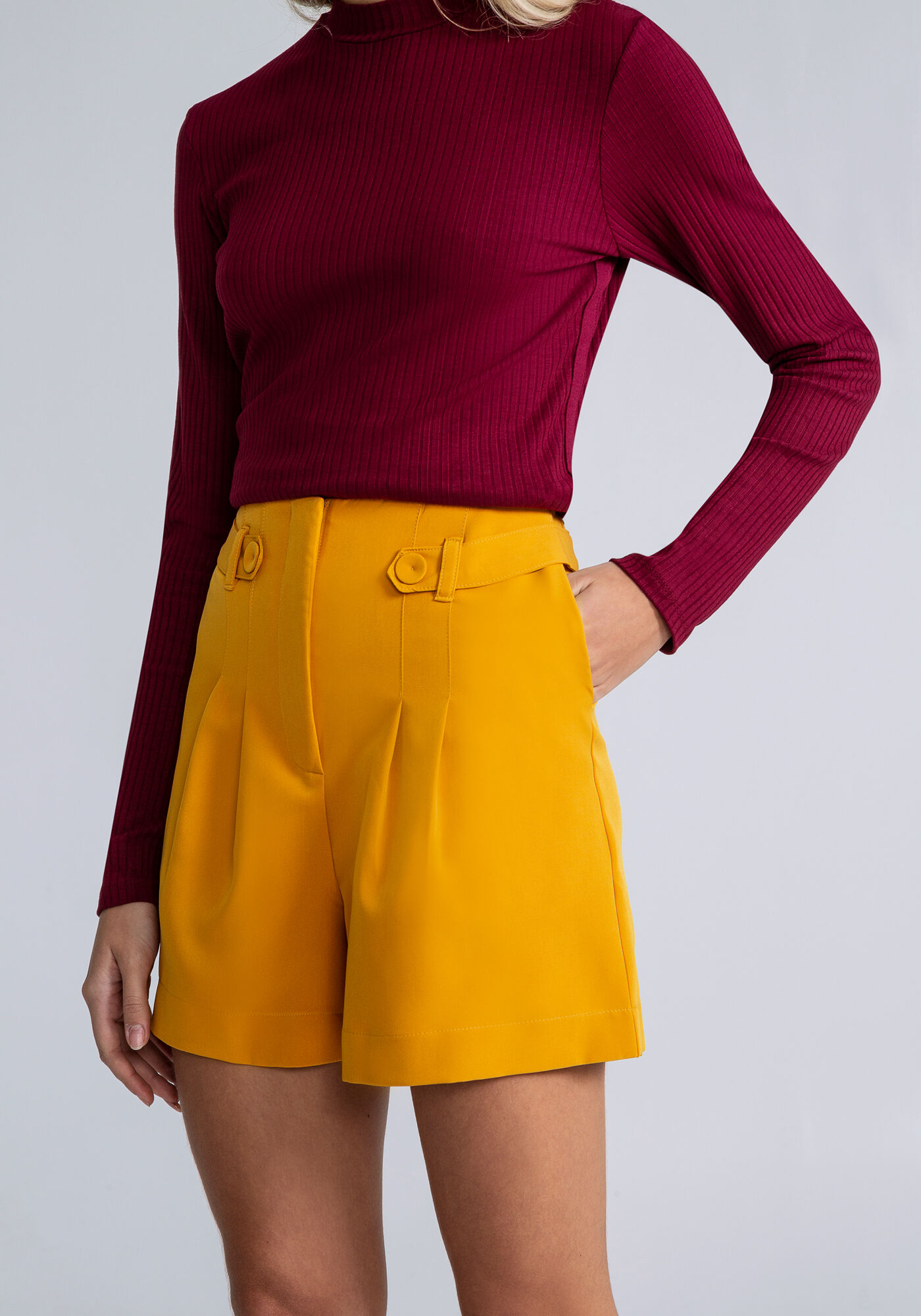 Shorts Cintura M&eacute;dia Detalhe C&oacute;s, , large.