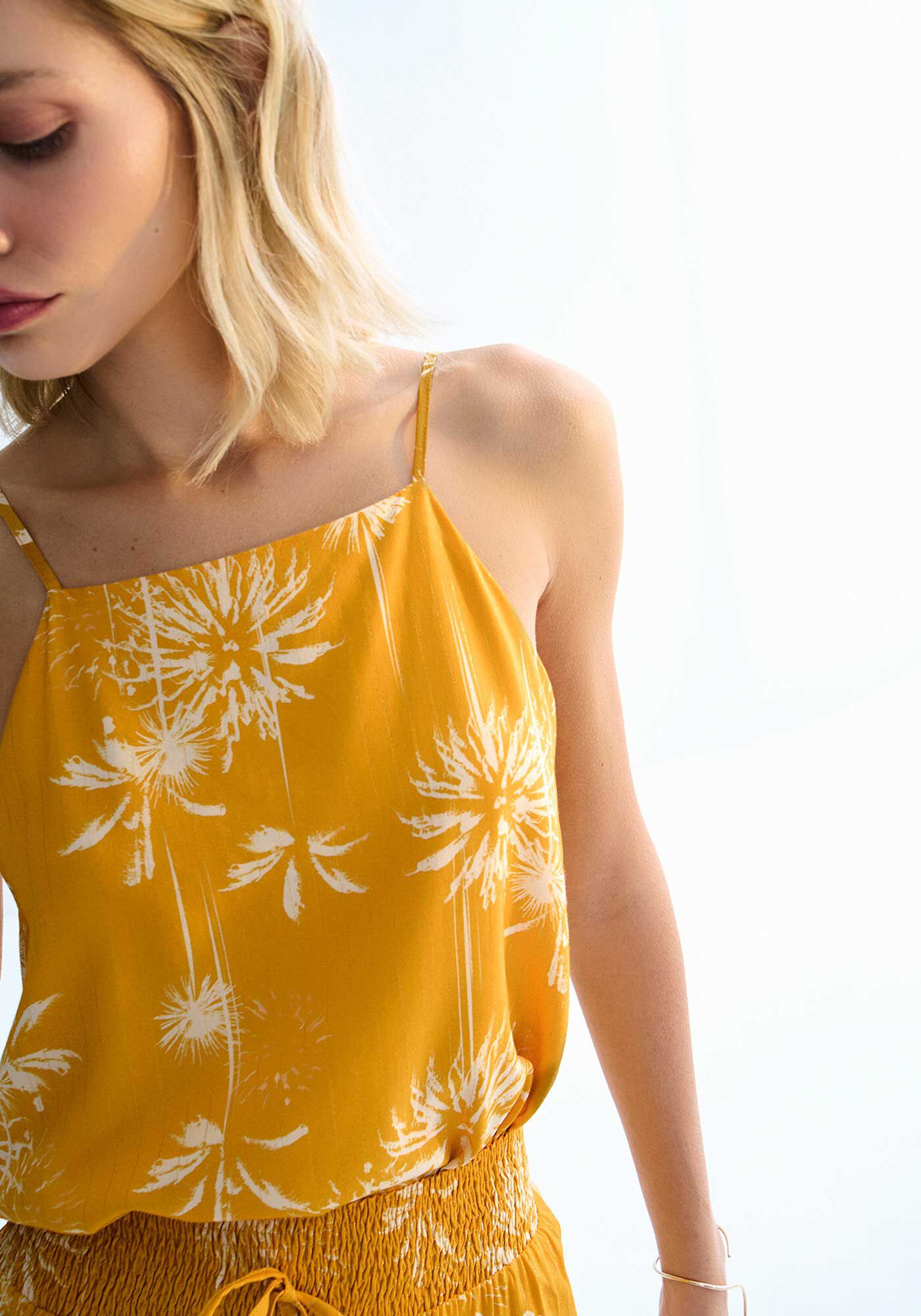 Blusa Halter Neck em Viscose Lurex Estampada, DATE PALMS AMARELO, large.
