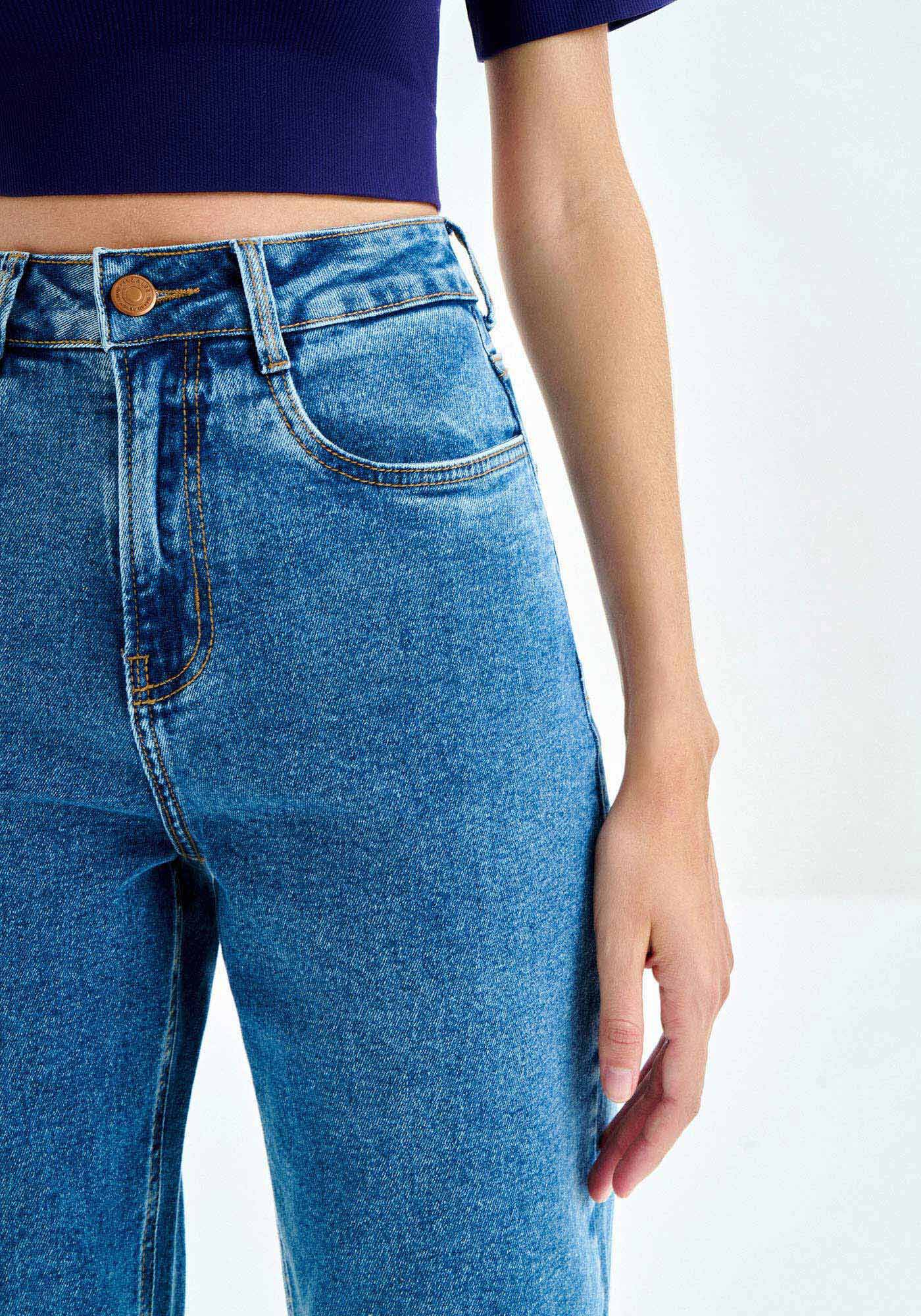 Cal&ccedil;a Jeans Mom Cropped Cintura Alta Comfort, , large.