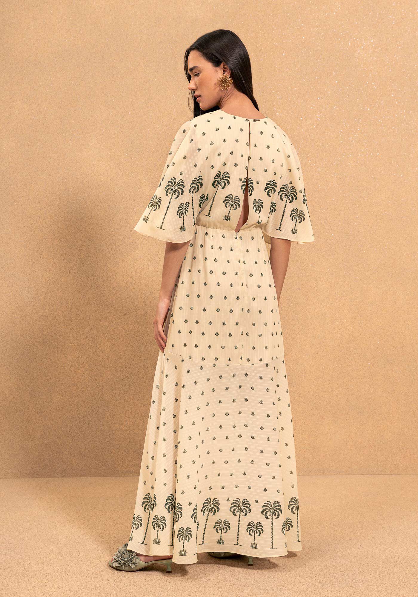 Vestido Longo Estampado Com Decote Em V E Mangas Amplas, BEGE ALHAMBRA, large.