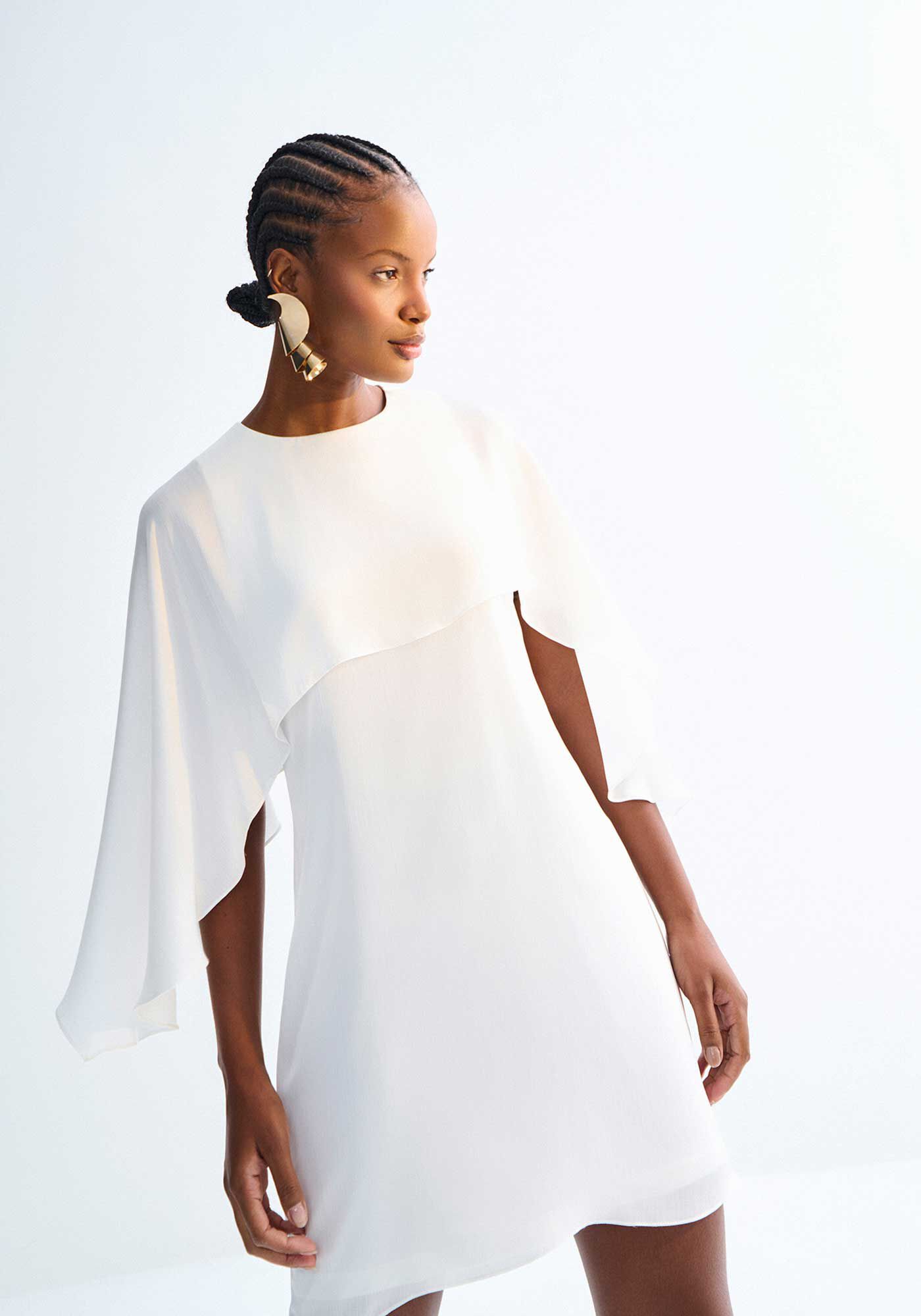 Vestido Curto M&aacute;xi Recorte Capa com Leve Acetinado, , large.