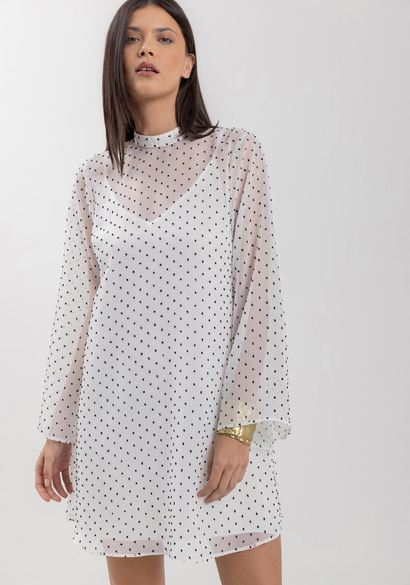 Vestido Curto De Mangas Longas Em Chiffon Com Po&aacute;s, BRANCO, large.