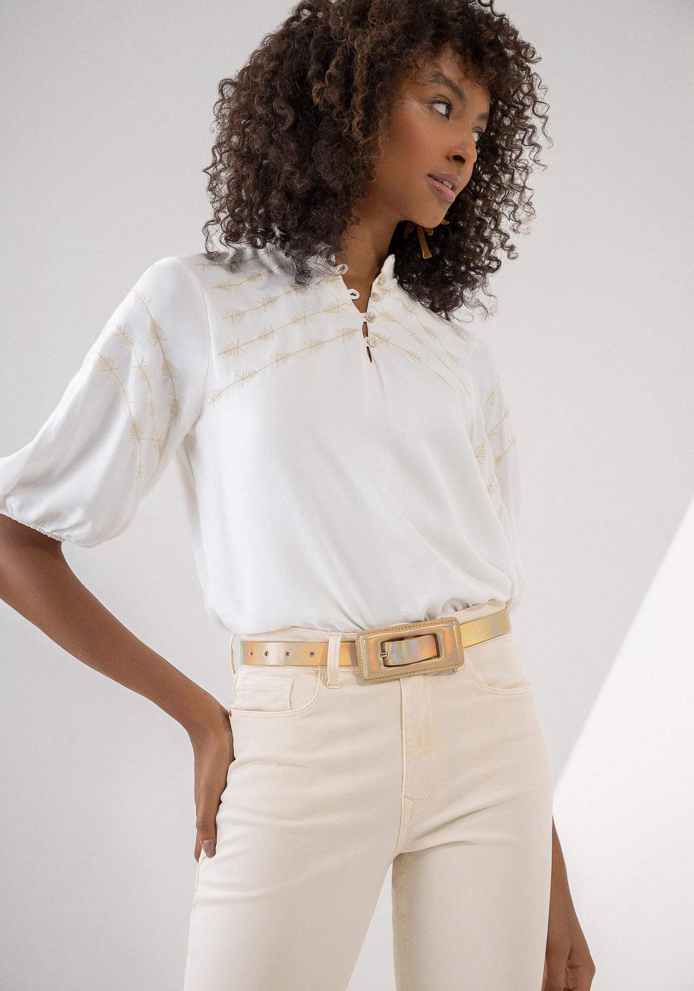 Blusa Gola Padre em Viscose com Bordado, , large.