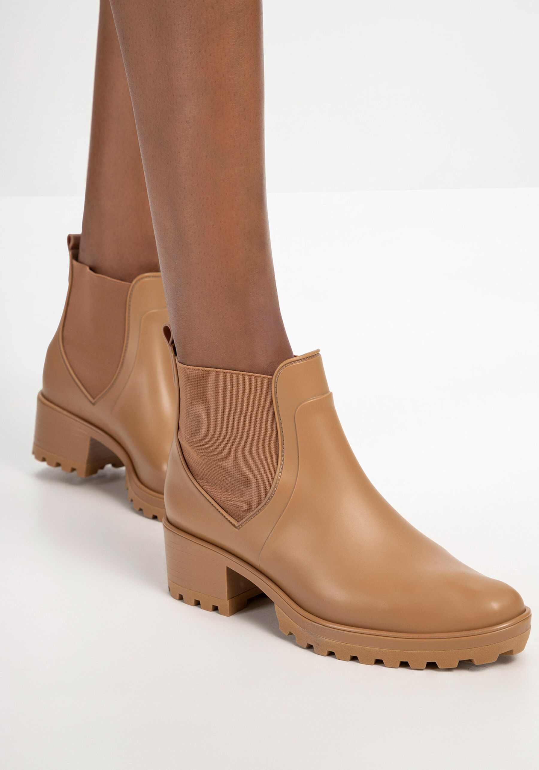 Bota Chelsea com Salto Médio Tratorado, CAMELO. Bota Chelsea com Salto Médio Tratorado, CAMELO, large.