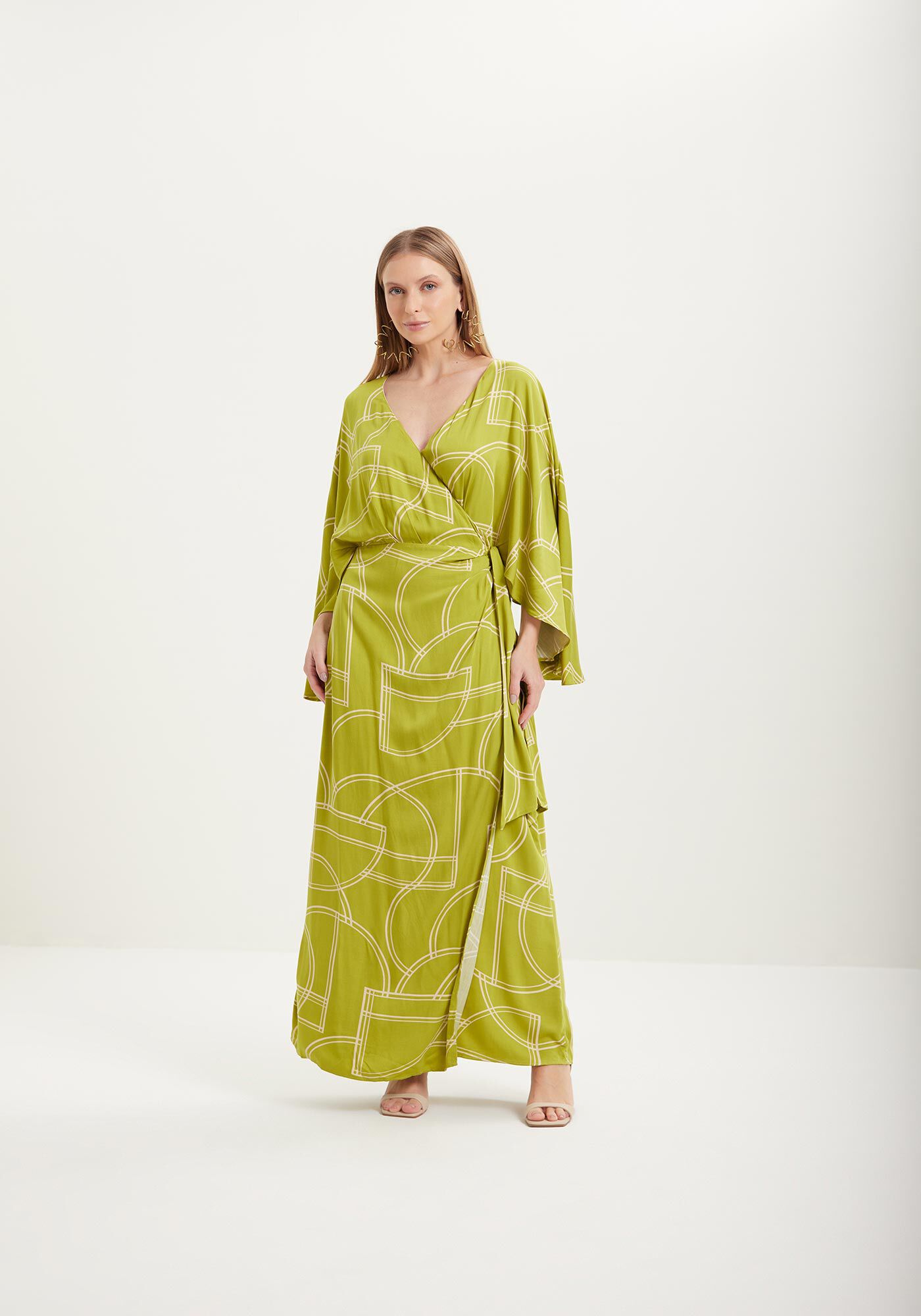 Vestido Estampado Midi Ch&aacute; De Mangas Amplas Com Faixa, , large.