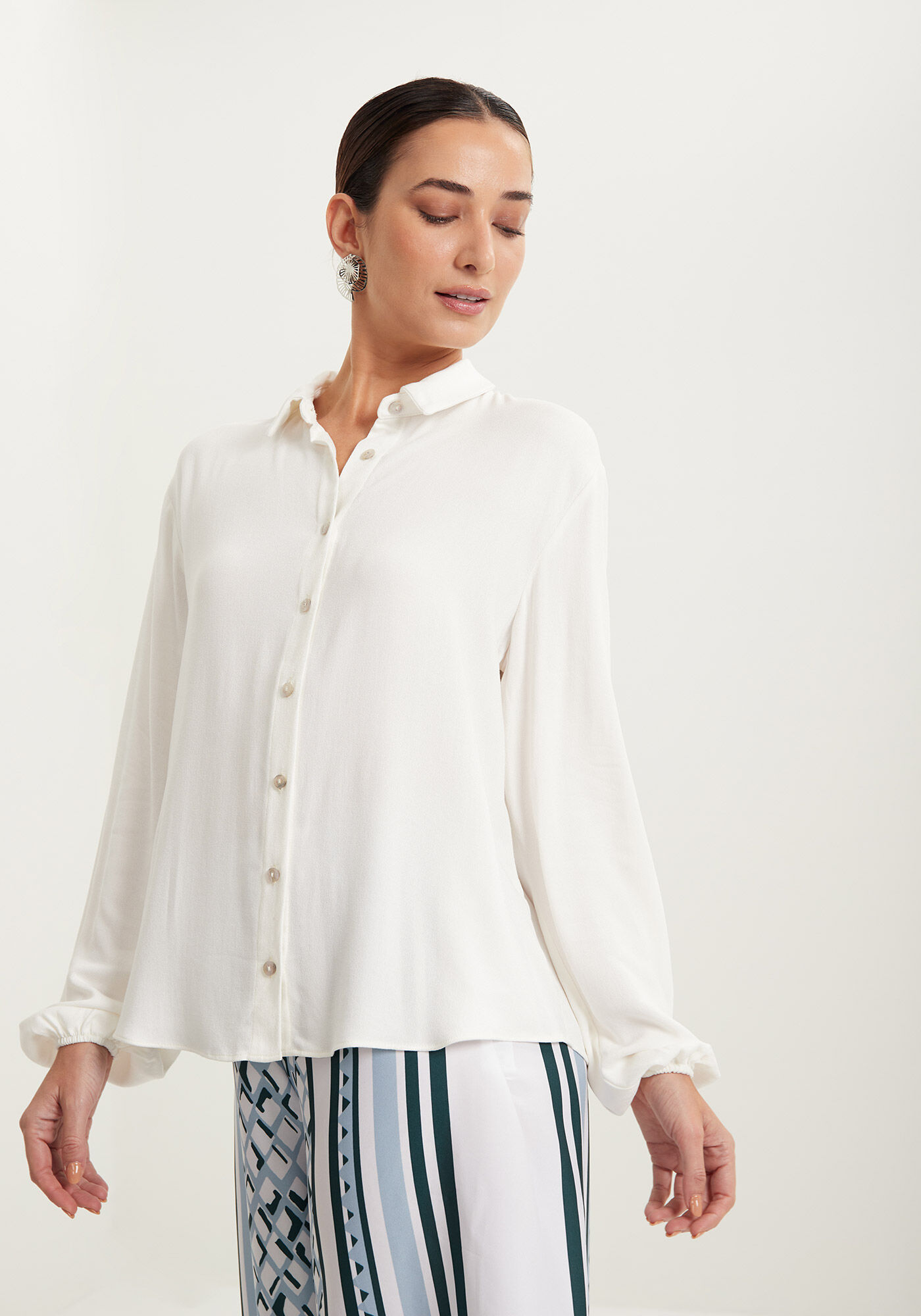 Camisa De Mangas Longas Com Punhos El&aacute;sticos Em Crepe, , large.