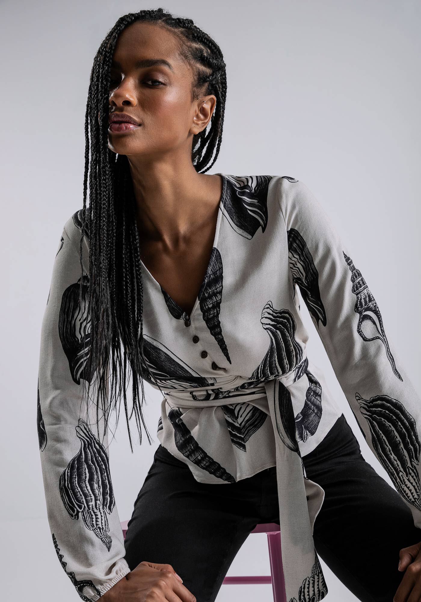 Blusa Manga Longa em Crepe com Amarra o Lez a Lez