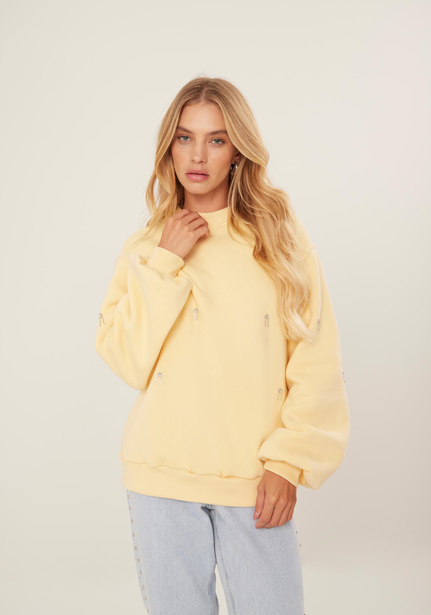 Blus&atilde;o Em Moletom Com Mangas Amplas E Aplica&ccedil;&otilde;es De Strass, , large.