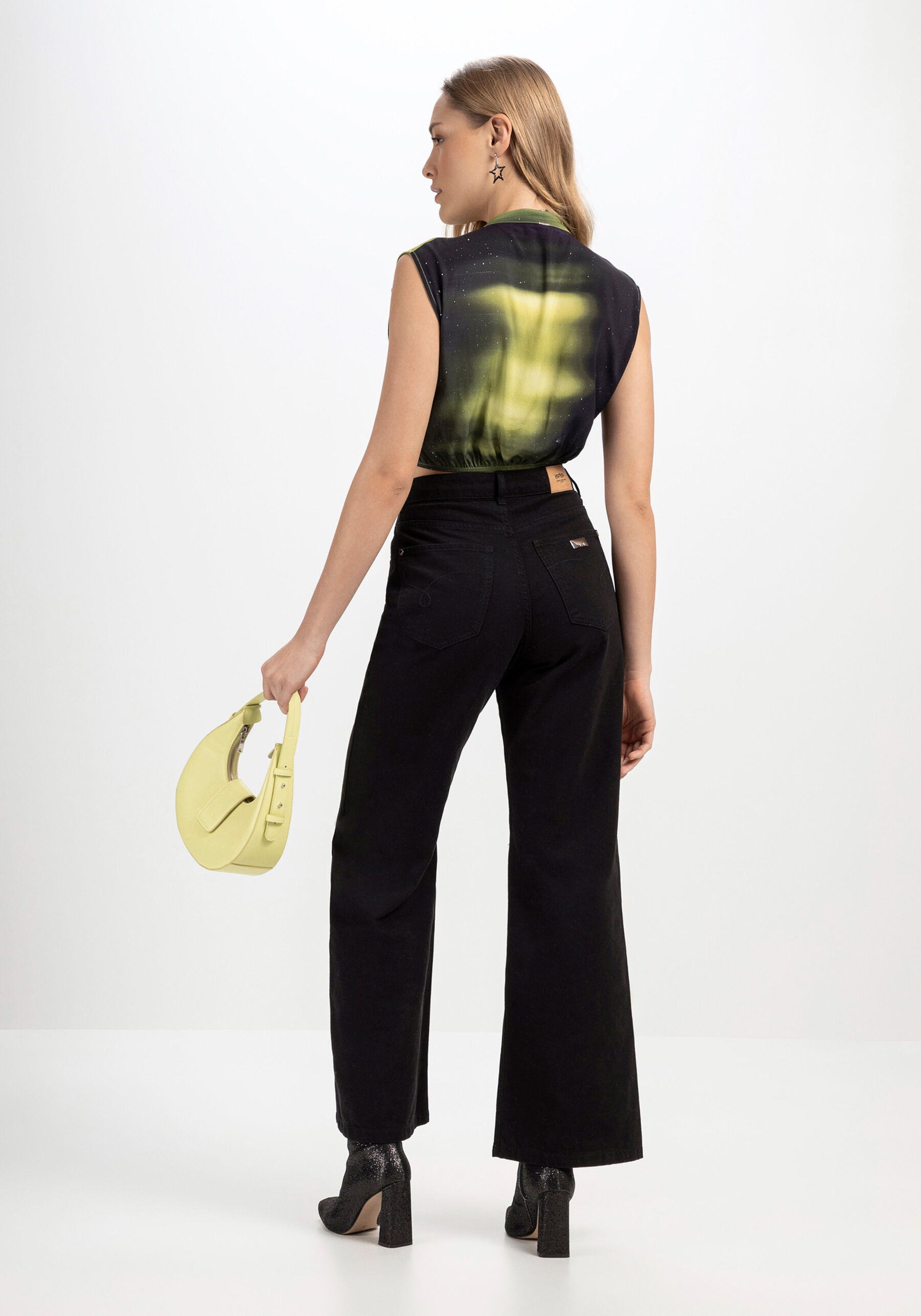 Blusa Cropped Estampada com Amarração Busto, . Blusa Cropped Estampada com Amarração Busto, , large.