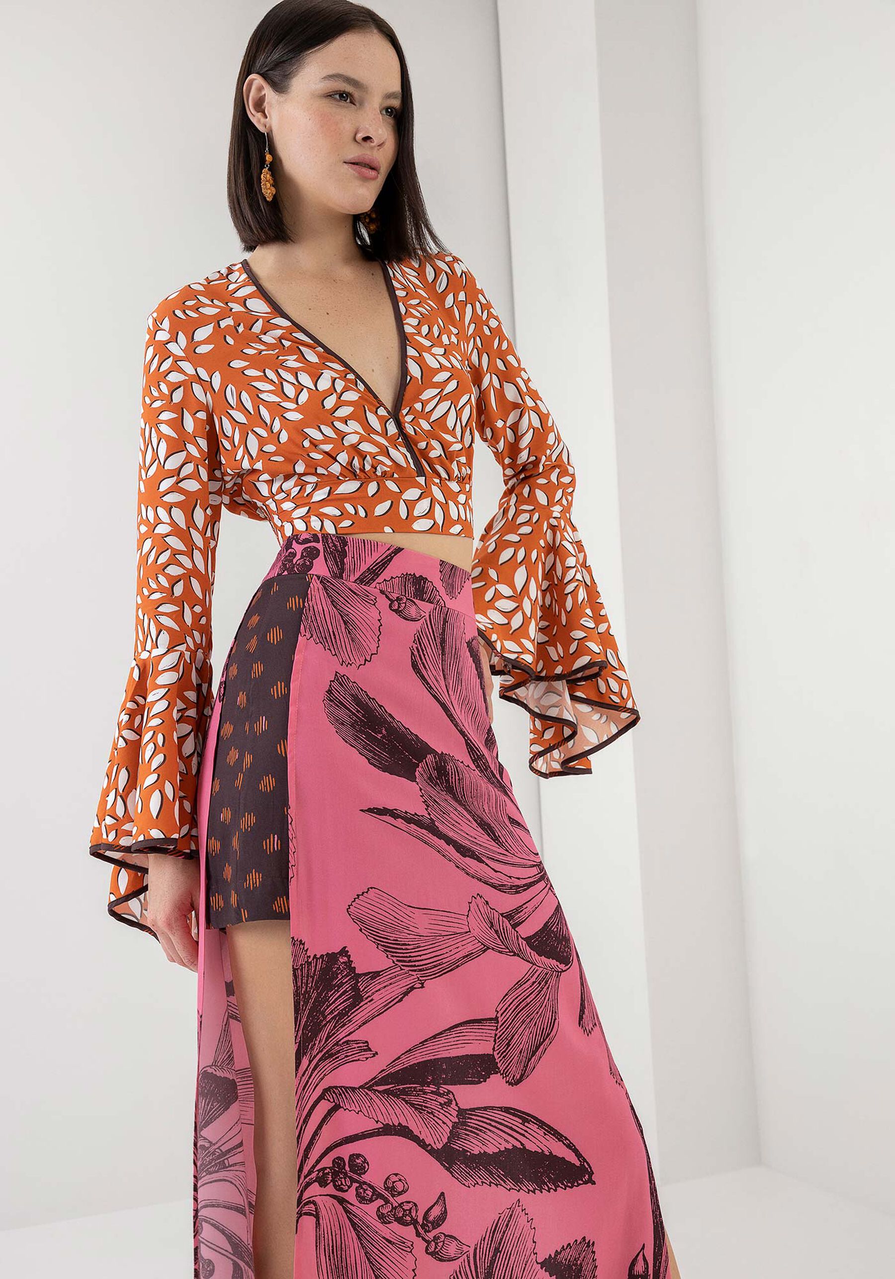 Saia Midi Estampada em Viscose Sobreposta, DOSSEL. Saia Midi Estampada em Viscose Sobreposta, DOSSEL, large.