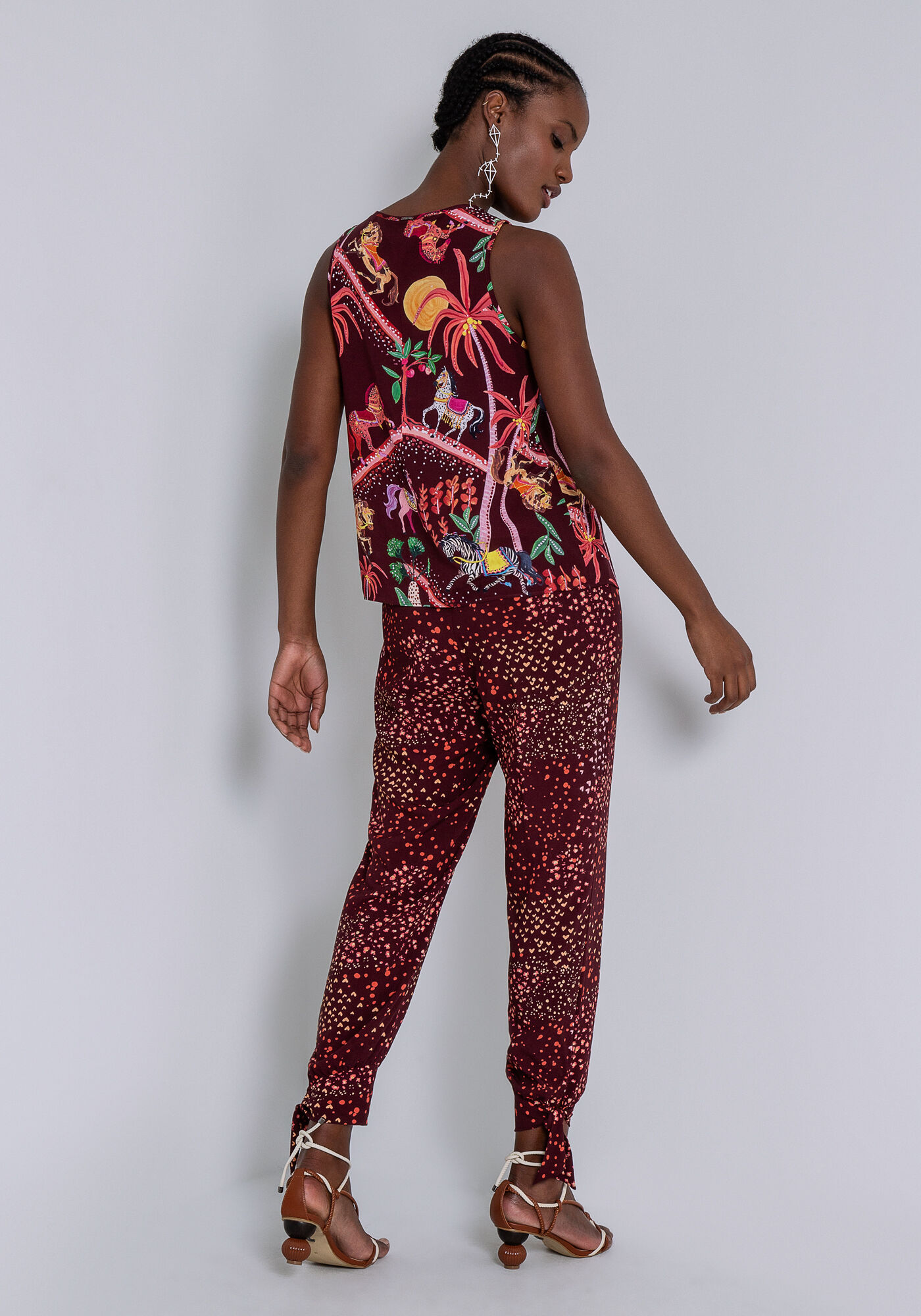 Blusa Sem Mangas com Recorte Decote, NOITE ENCANTADA, large.