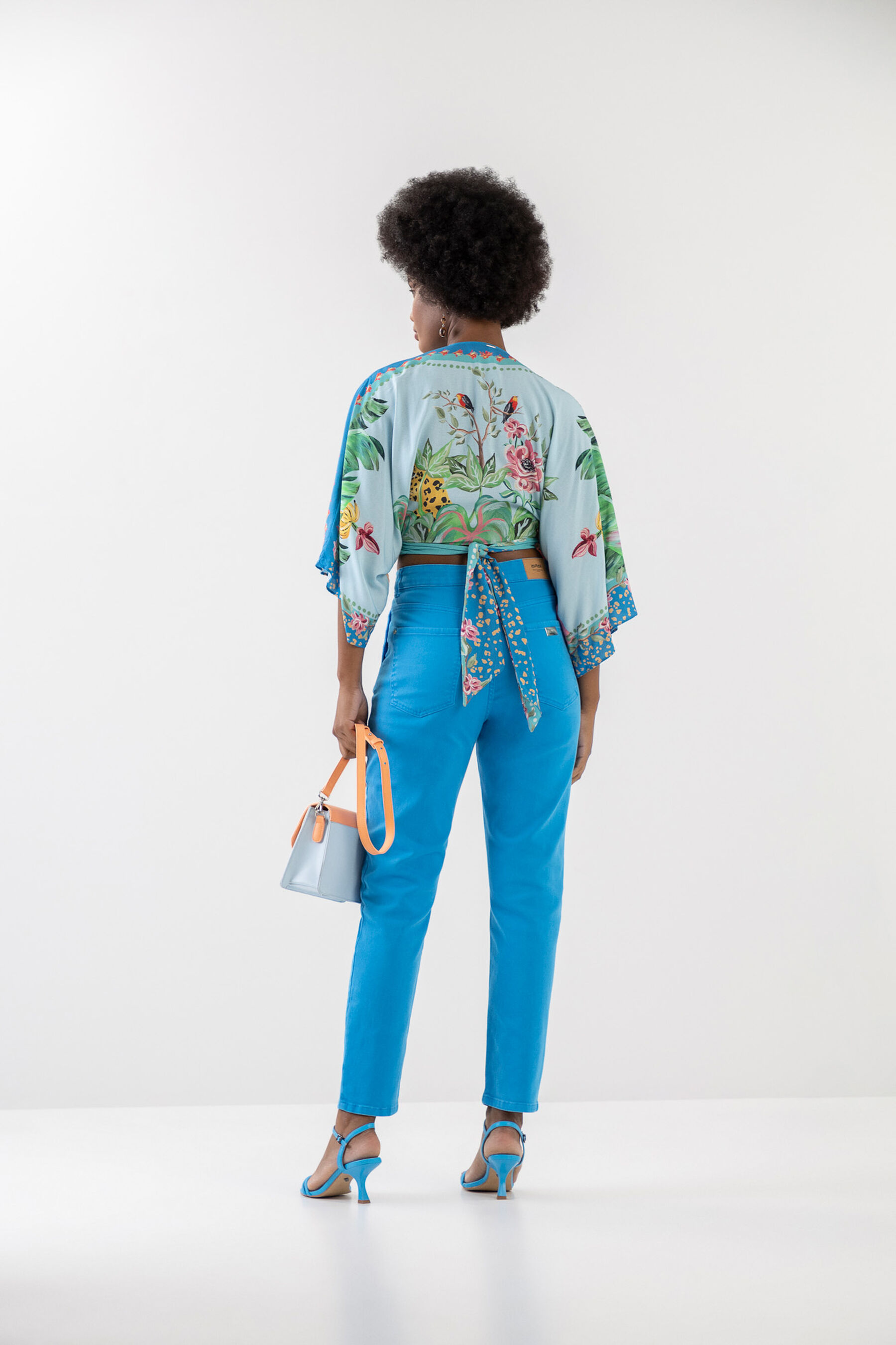 Calça Sarja Mom Estonada com Elastano, AZUL APOLO. Calça Sarja Mom Estonada com Elastano, AZUL APOLO, large.