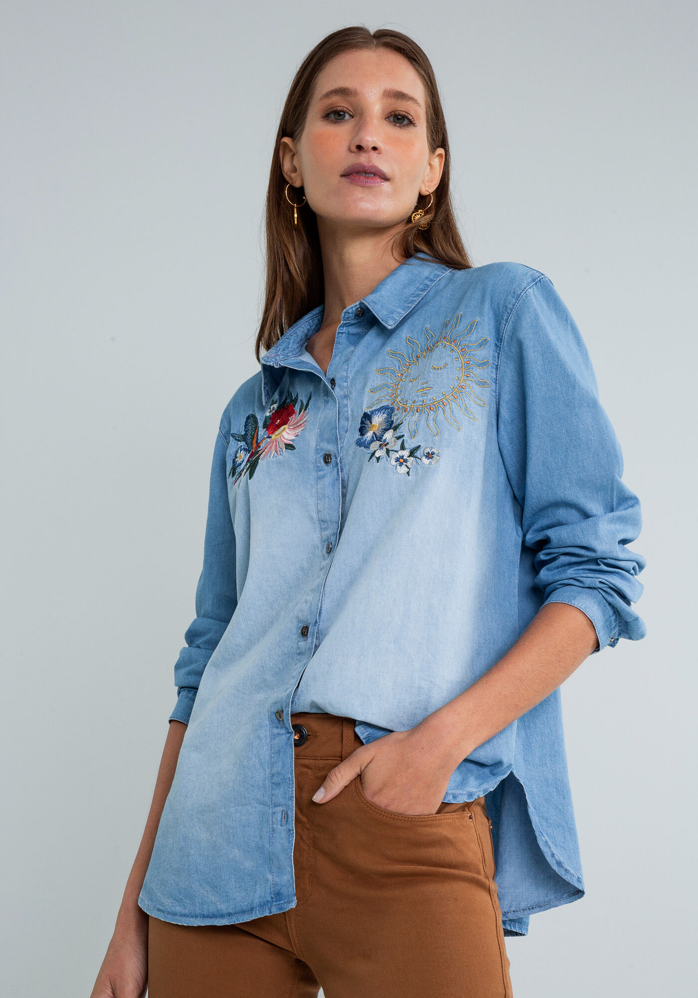 Camisa jeans hotsell bordada flor