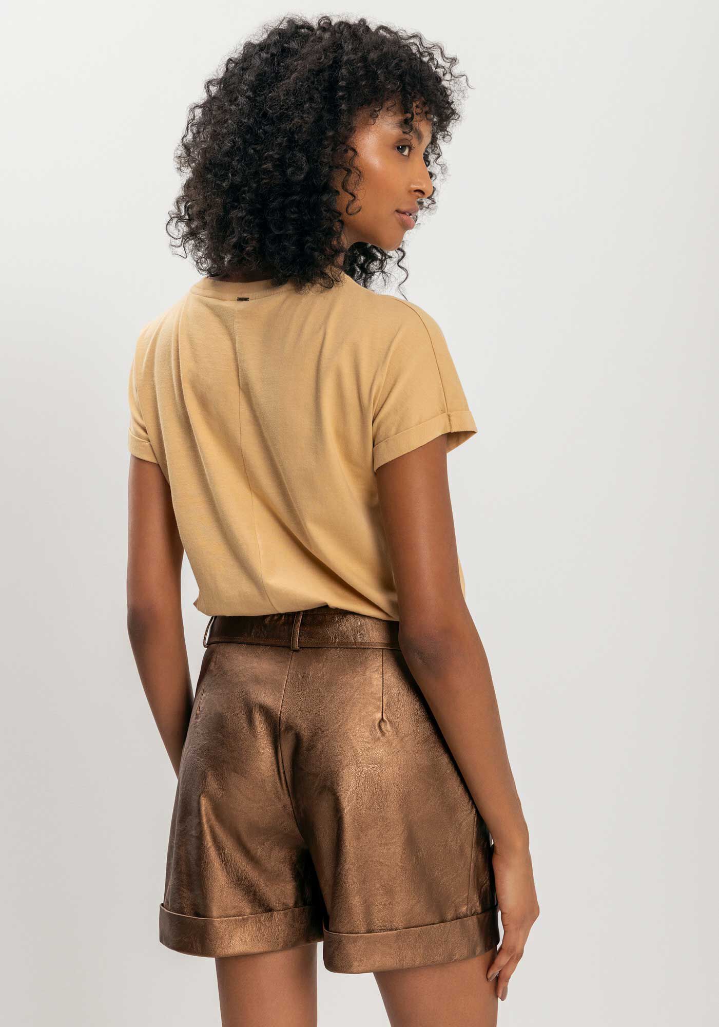 Shorts De Cintura M&eacute;dia Com Cinto Em PU Metalizado, , large.