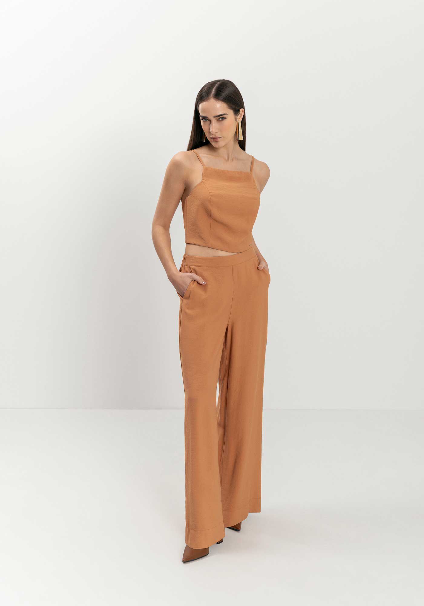 Cal&ccedil;a Reta De Cintura M&eacute;dia Com El&aacute;stico Posterior, , large.