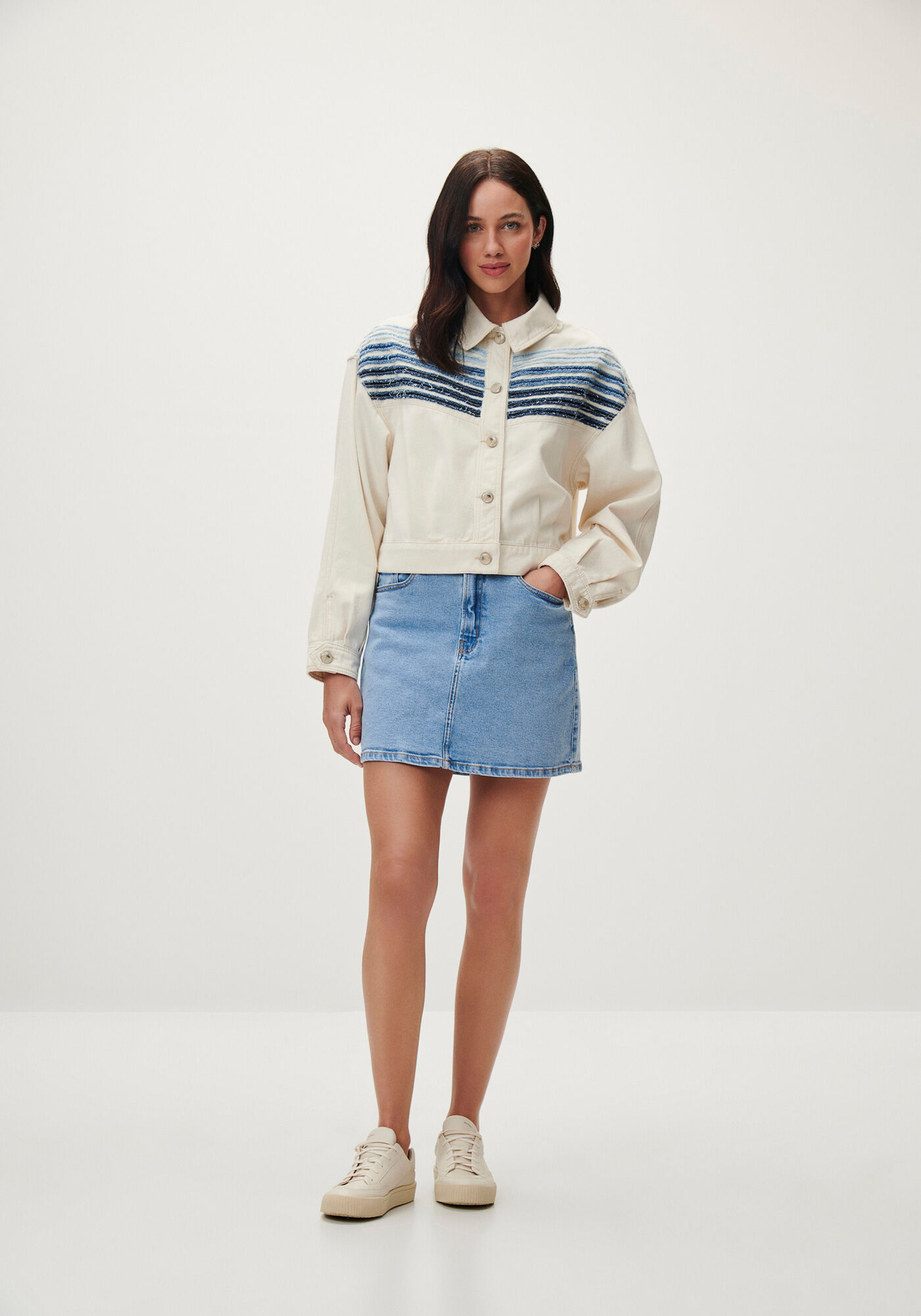 Jaqueta Sarja Cropped com Recorte Jeans, , large.