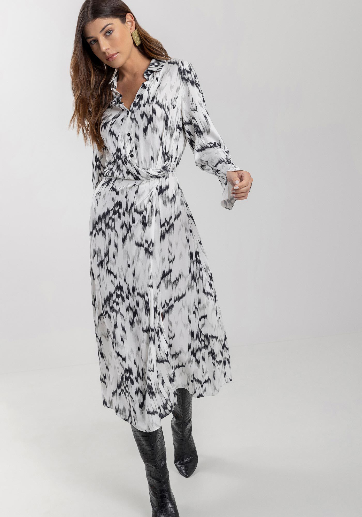 Vestido Midi Estampado Fluido De Mangas Longas Com El&aacute;stico, GRAPHITE CINZA, large.