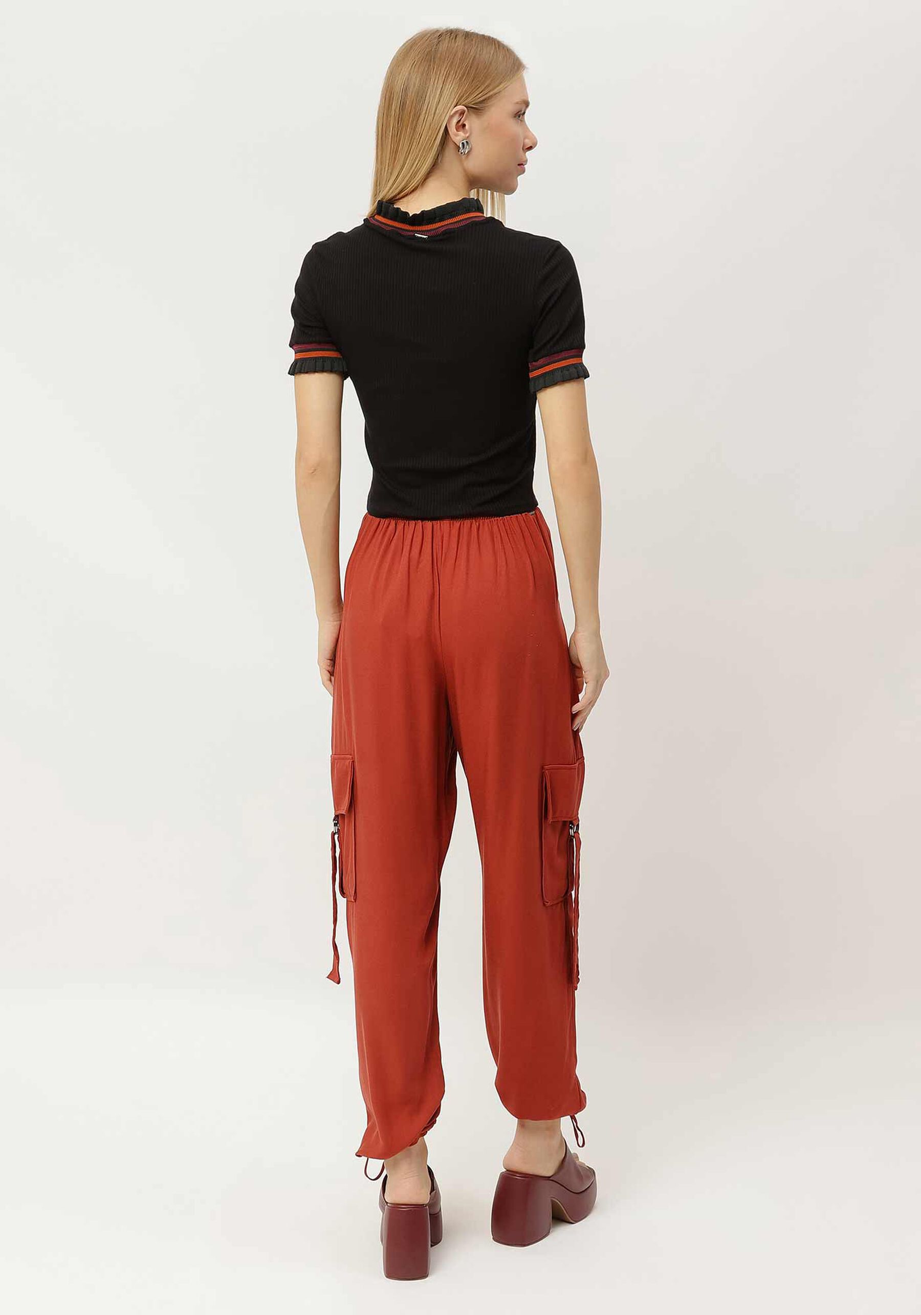 Blusa Canelada com Gola Alta Retilínea, . Blusa Canelada com Gola Alta Retilínea, , large.