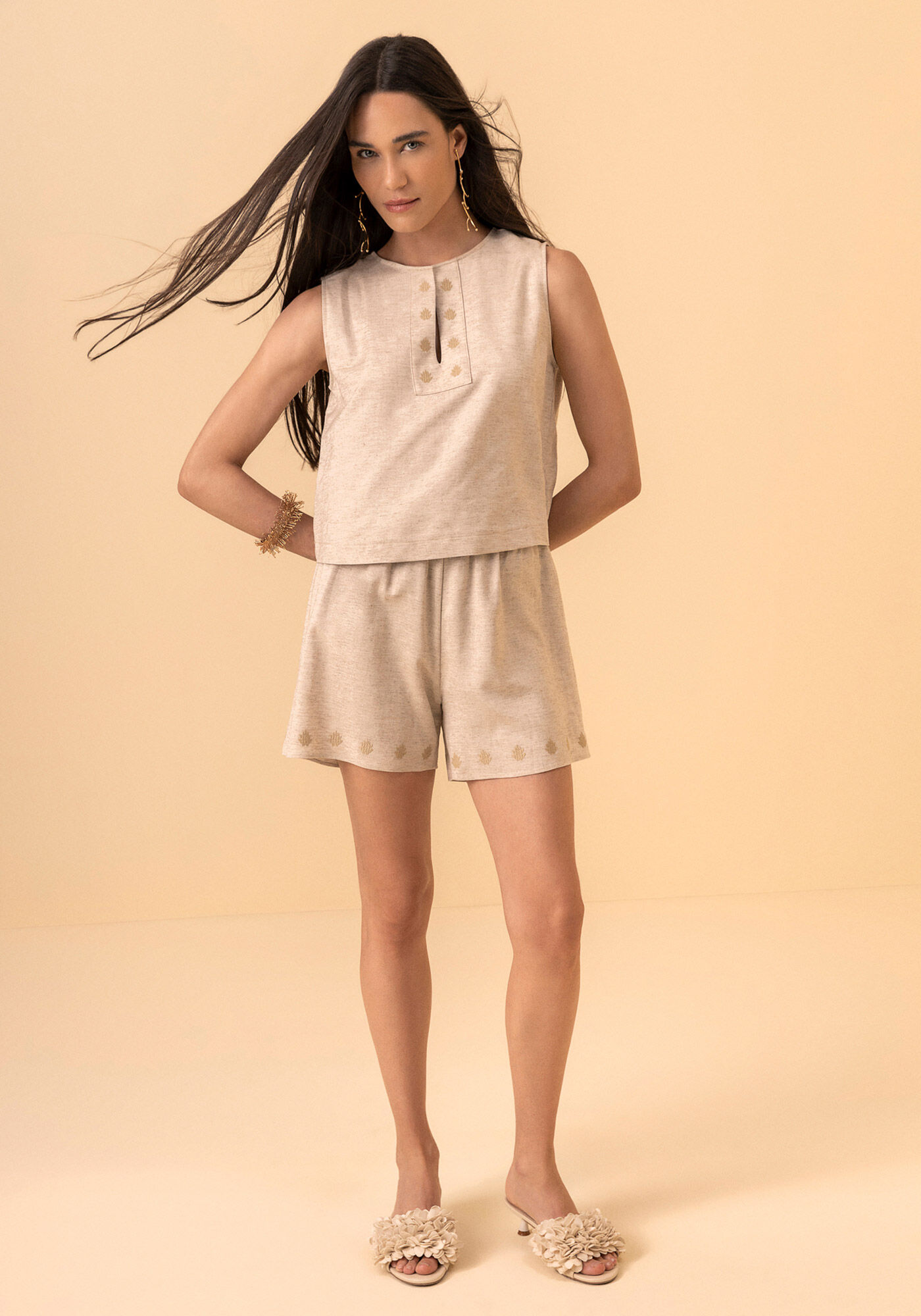 Shorts De Cintura Alta Com Cadar&ccedil;o E Barras Bordadas, BEGE ALHAMBRA, large.