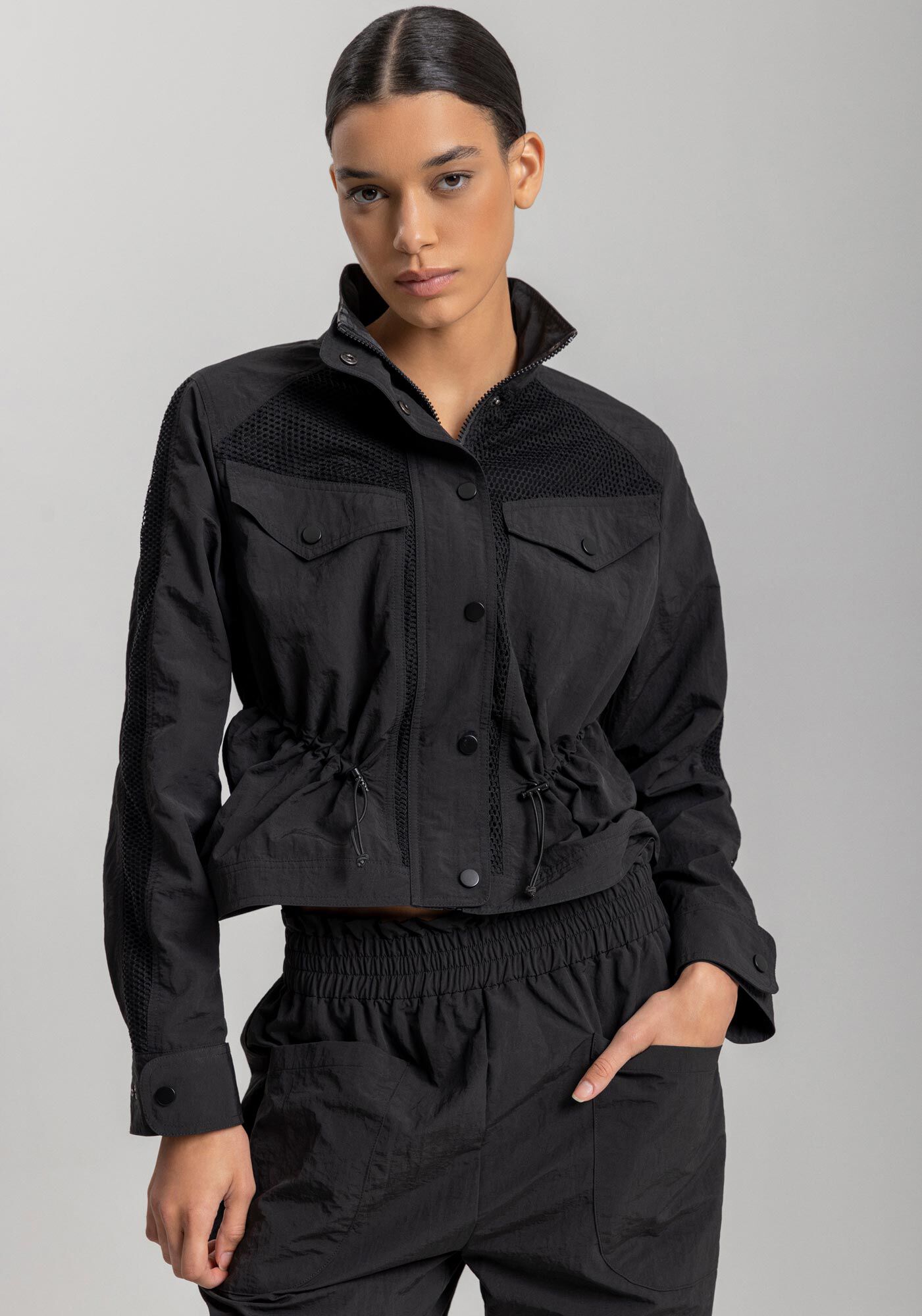 Jaqueta Cropped De Mangas Longas Com Gola Alta Move, PRETO, large.