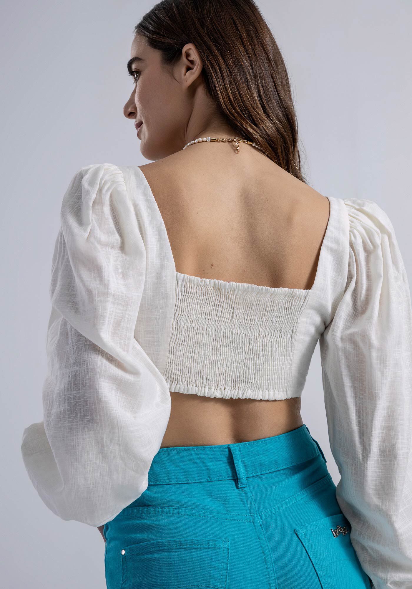 Blusa Cropped em Tecido Thige com Manga Bufante, , large.