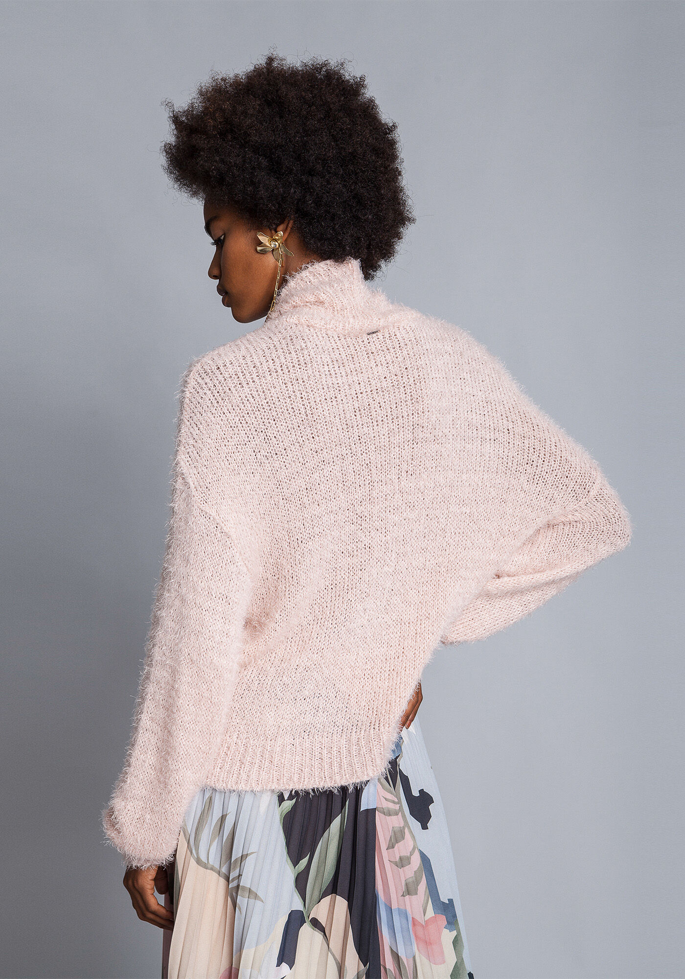 Blus&atilde;o Gola Alta em Tric&ocirc;, , large.