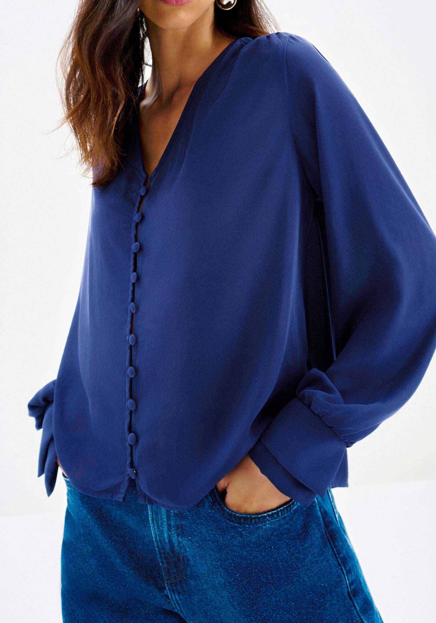 Camisa Manga Longa em Crepe com Decote V, , large.