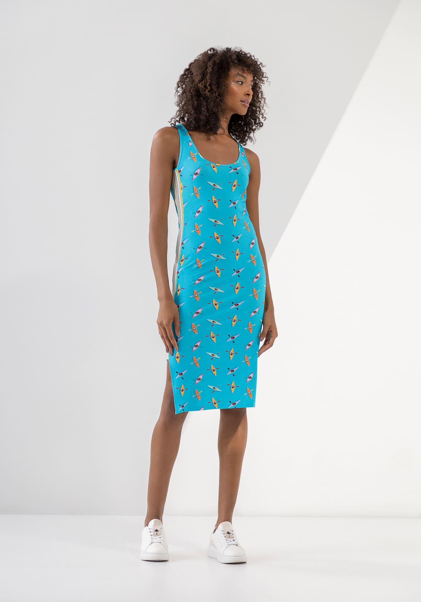 Vestido Midi Canelado com Retil&iacute;nea Lateral, , large.