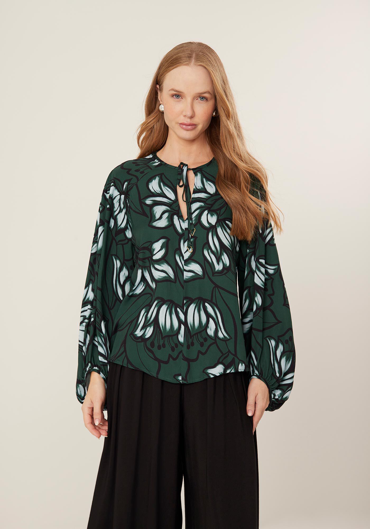 Blusa Estampada De Mangas Amplas Com Amarra&ccedil;&atilde;o Frontal, BELL FLOWERS VERDE, large.