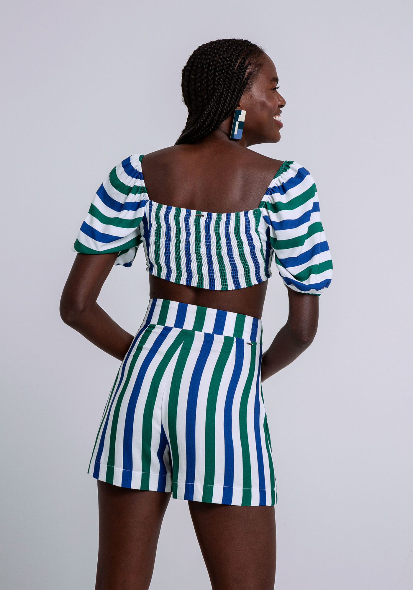 Shorts Cintura M&eacute;dia Crepe Sobreposi&ccedil;&atilde;o, ALTO DO MOURA, large.