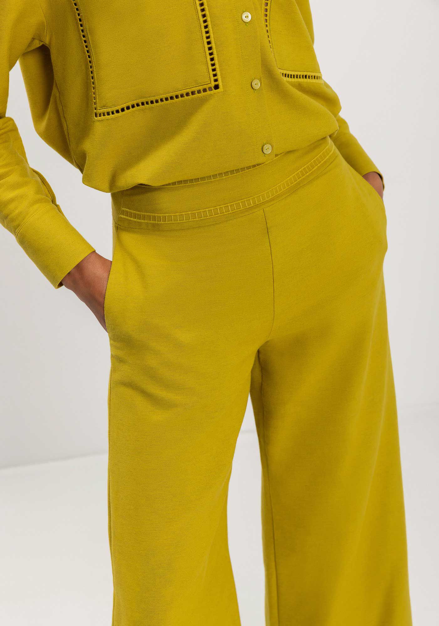 Cal&ccedil;a Pantalona Com Cintura Alta E C&oacute;s Bordado, , large.