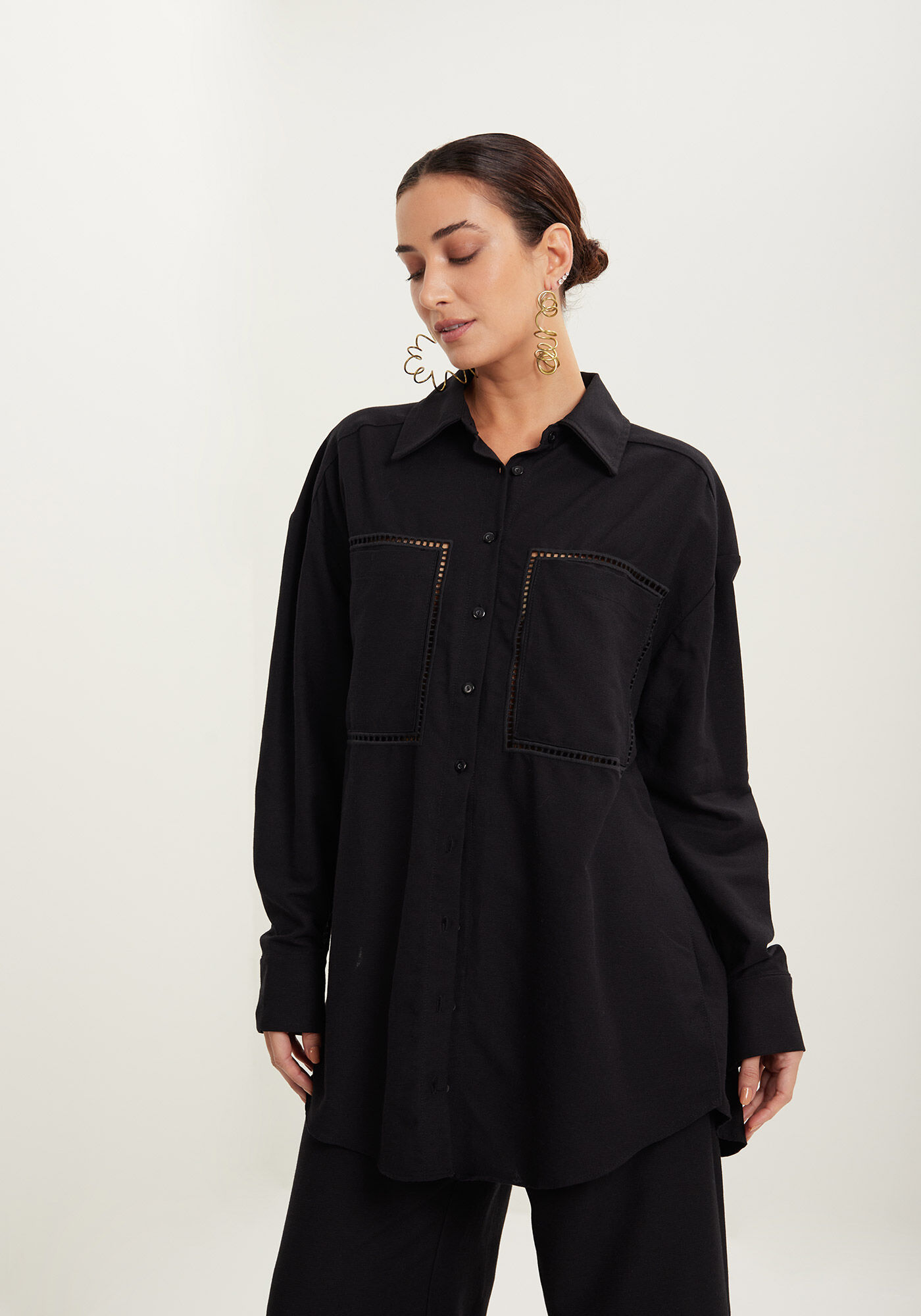 Camisa Overshirt De Mangas Longas Com Bolsos Bordados Vazado, , large.