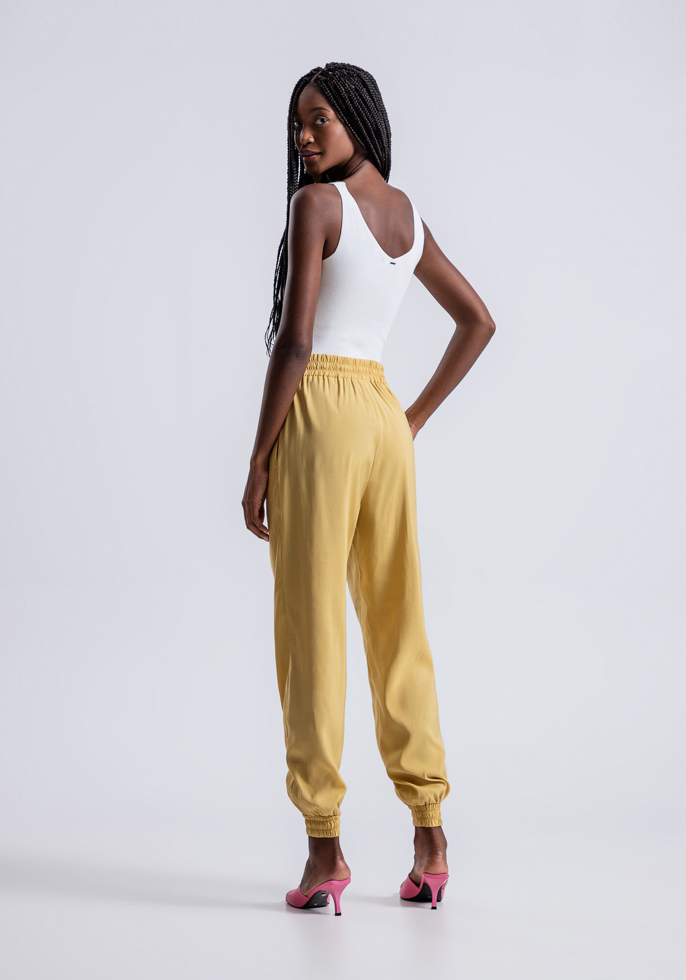 Cal&ccedil;a Jogging Cintura Alta com Pregas, , large.