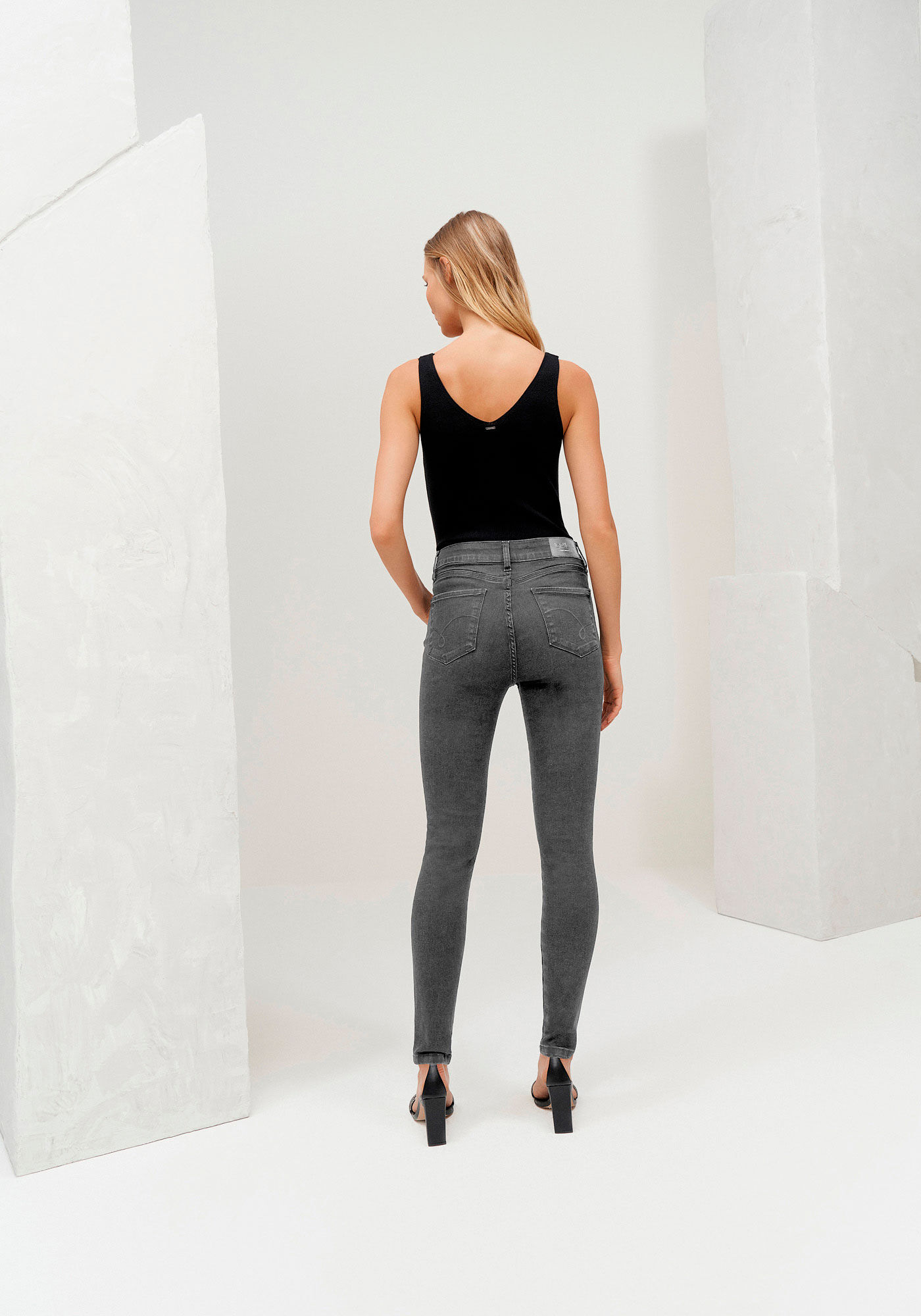 Cal&ccedil;a Jeans Skinny Preta Shaping, PRETO REATIVO, large.