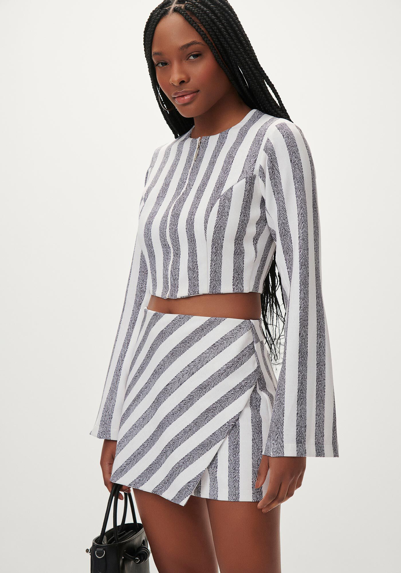 Shorts-Saia em Tecido Plano com Cintura M&eacute;dia, , large.