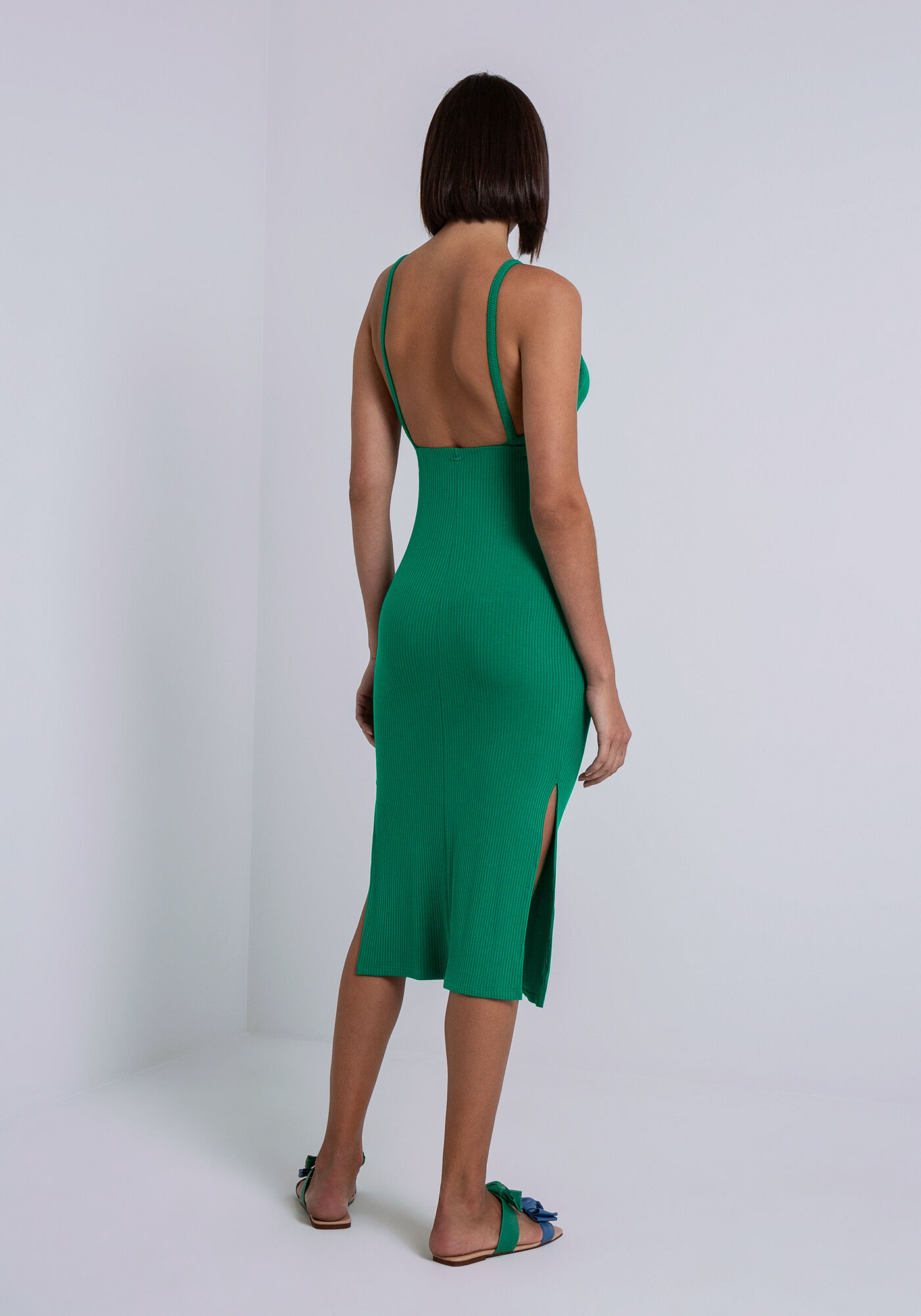Vestido midi aberto nas costas sales