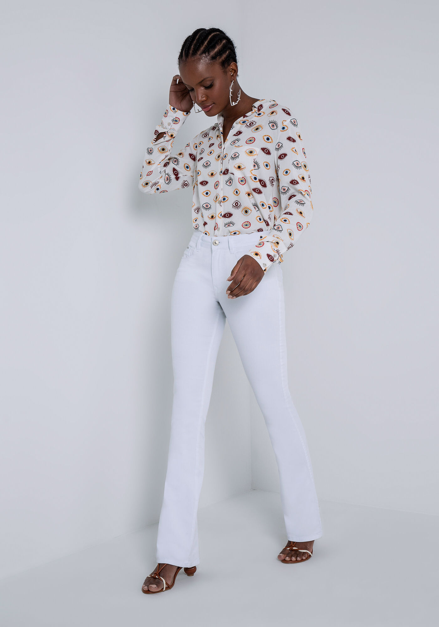 Calça jeans branca com bota sales