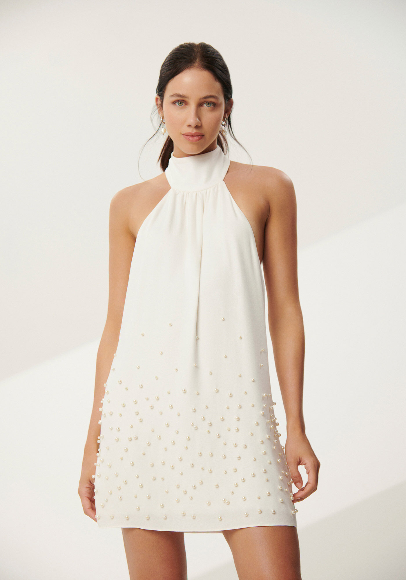 Vestido gola top alta curto