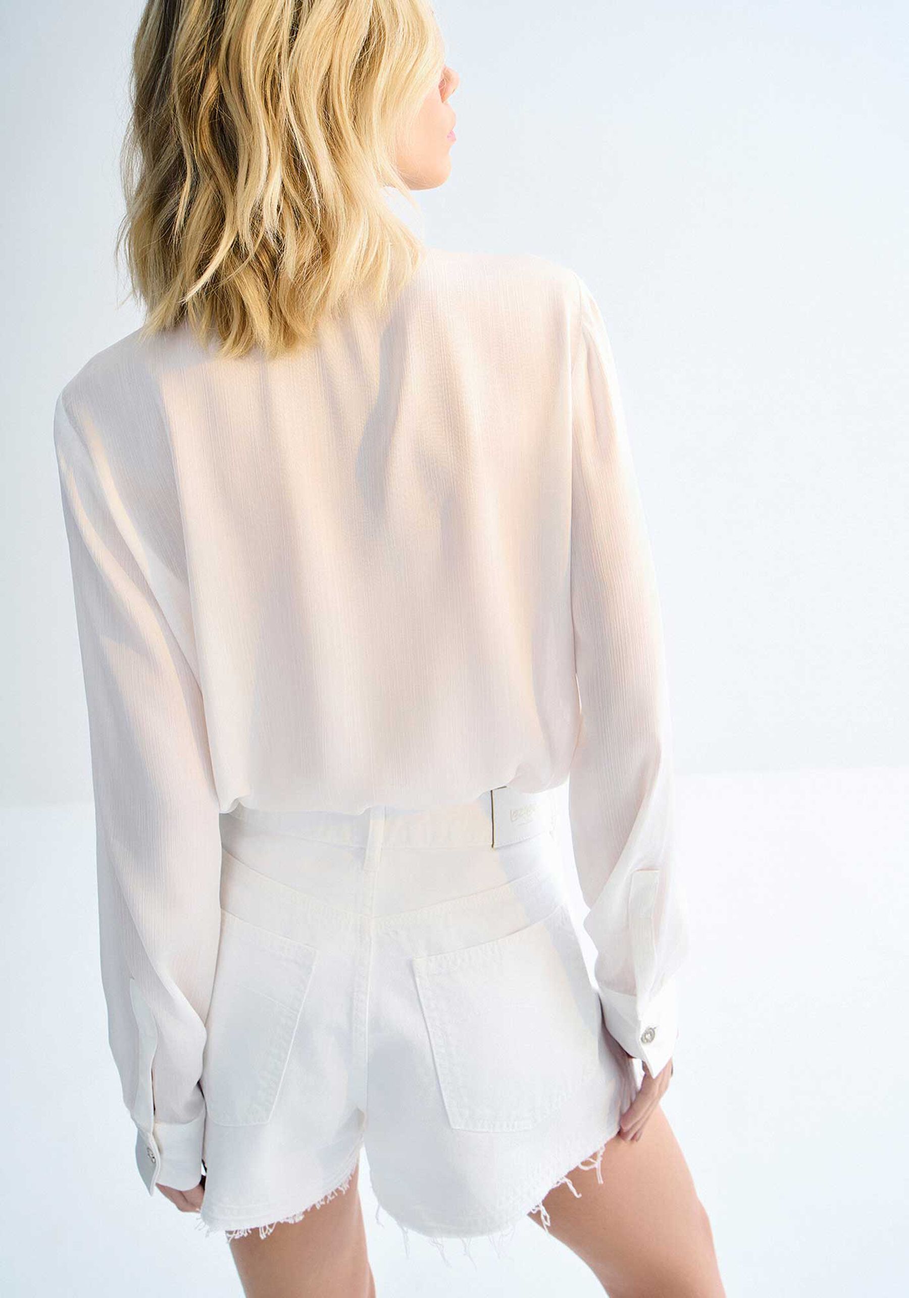 Camisa Manga Longa Acetinada com Strass na Gola, . Camisa Manga Longa Acetinada com Strass na Gola, , large.