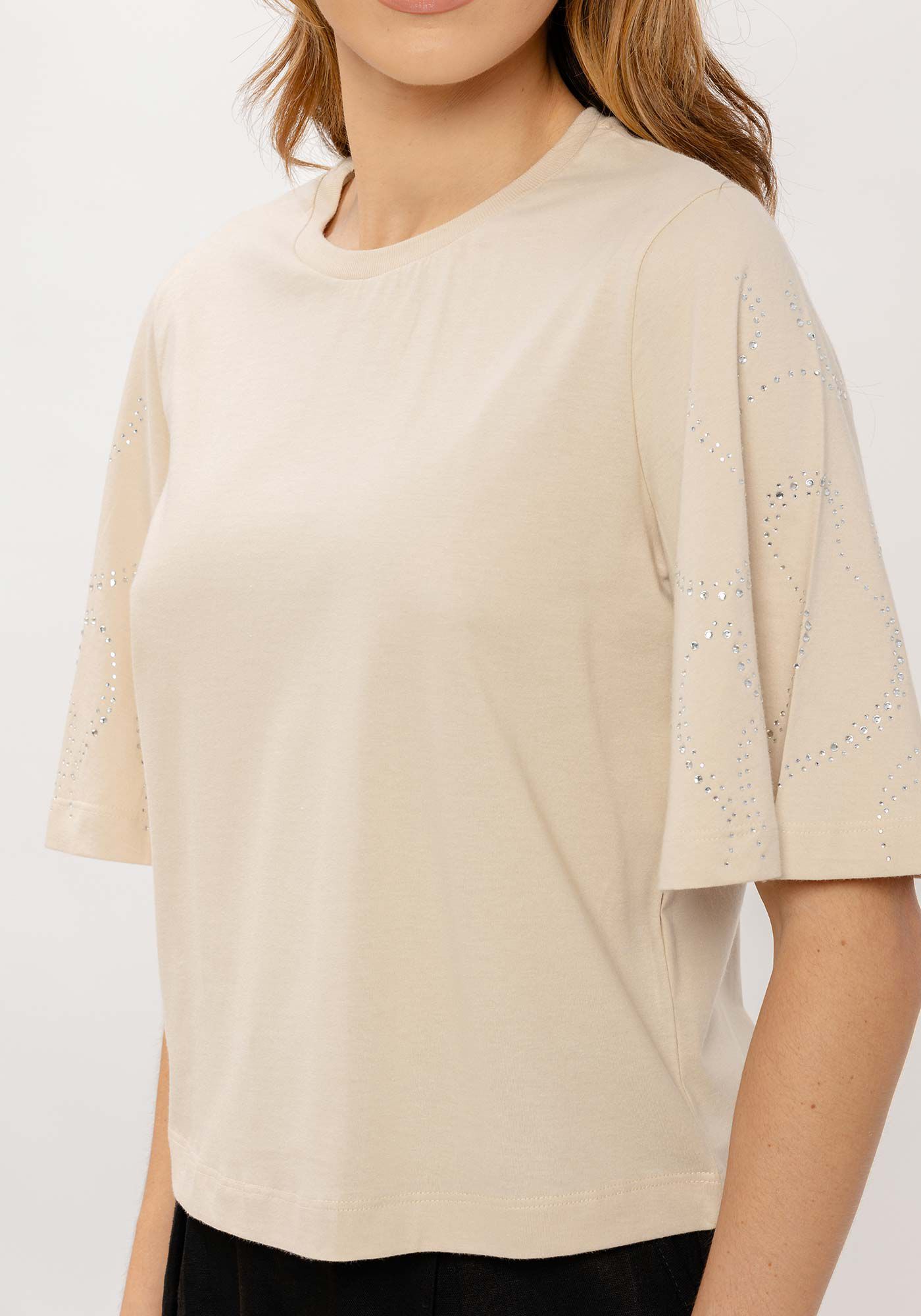 T-shirt em Malha com Strass na Manga Flare, , large.