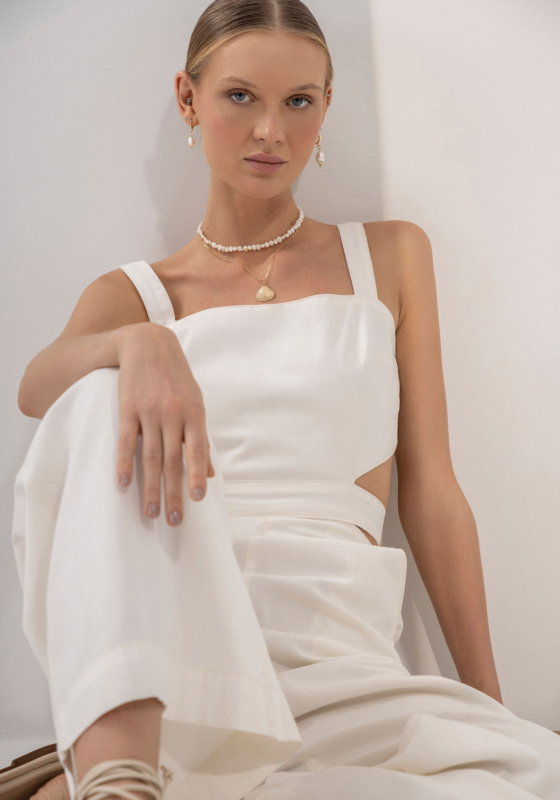 Macacão Longo Sarja com Cut Out e Amarração, . Macacão Longo Sarja com Cut Out e Amarração, , large.