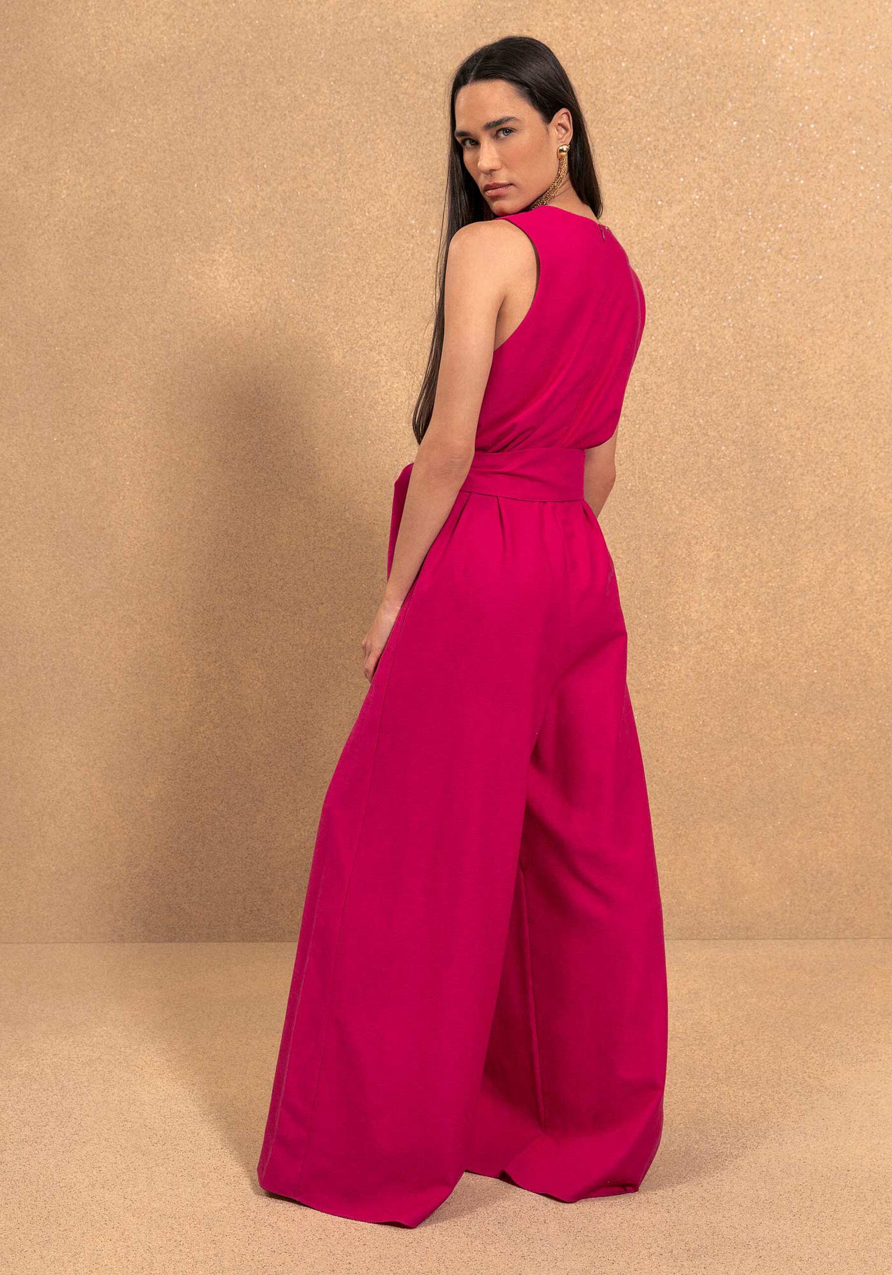 Macacão Longo Amplo Com Decote Em V E Faixa, ROSA ONYX. Macacão Longo Amplo Com Decote Em V E Faixa, ROSA ONYX, large.